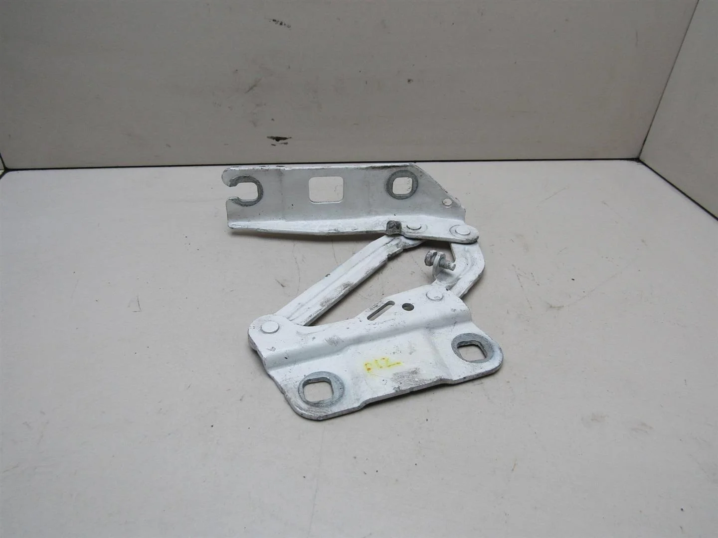 Петля капота правая Mercedes Benz W251 R-Klasse 2005-нв  [A2518800228]  в Вологде