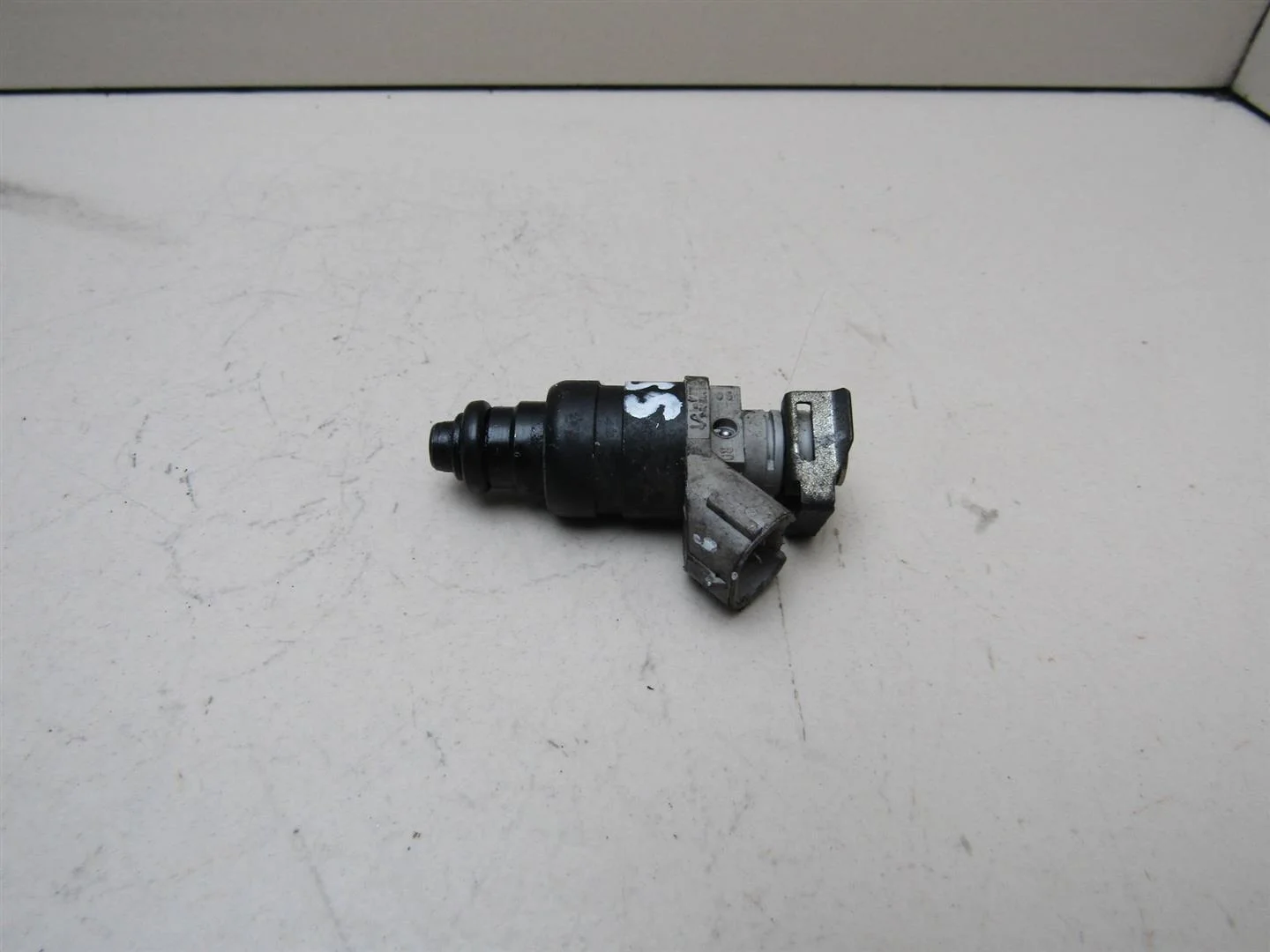 Форсунка инжекторная электрическая Mitsubishi Lancer (CX, CY) 2007-нв  [MR988977]  1.5 16V 4A91 в Вологде