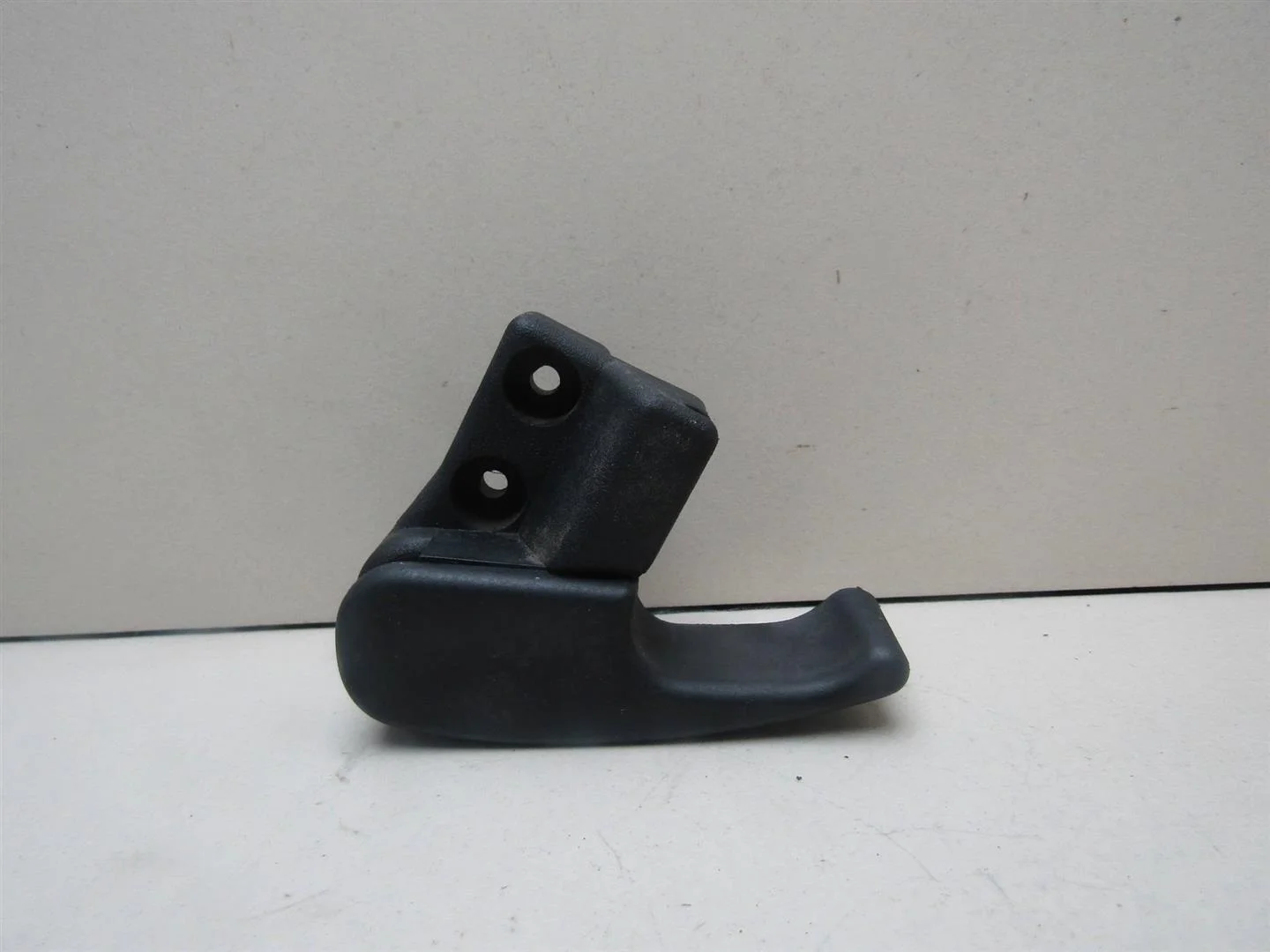 Ручка открывания капота Skoda Octavia (A4 1U-) 2000-2011  [1H1823533]  в Вологде