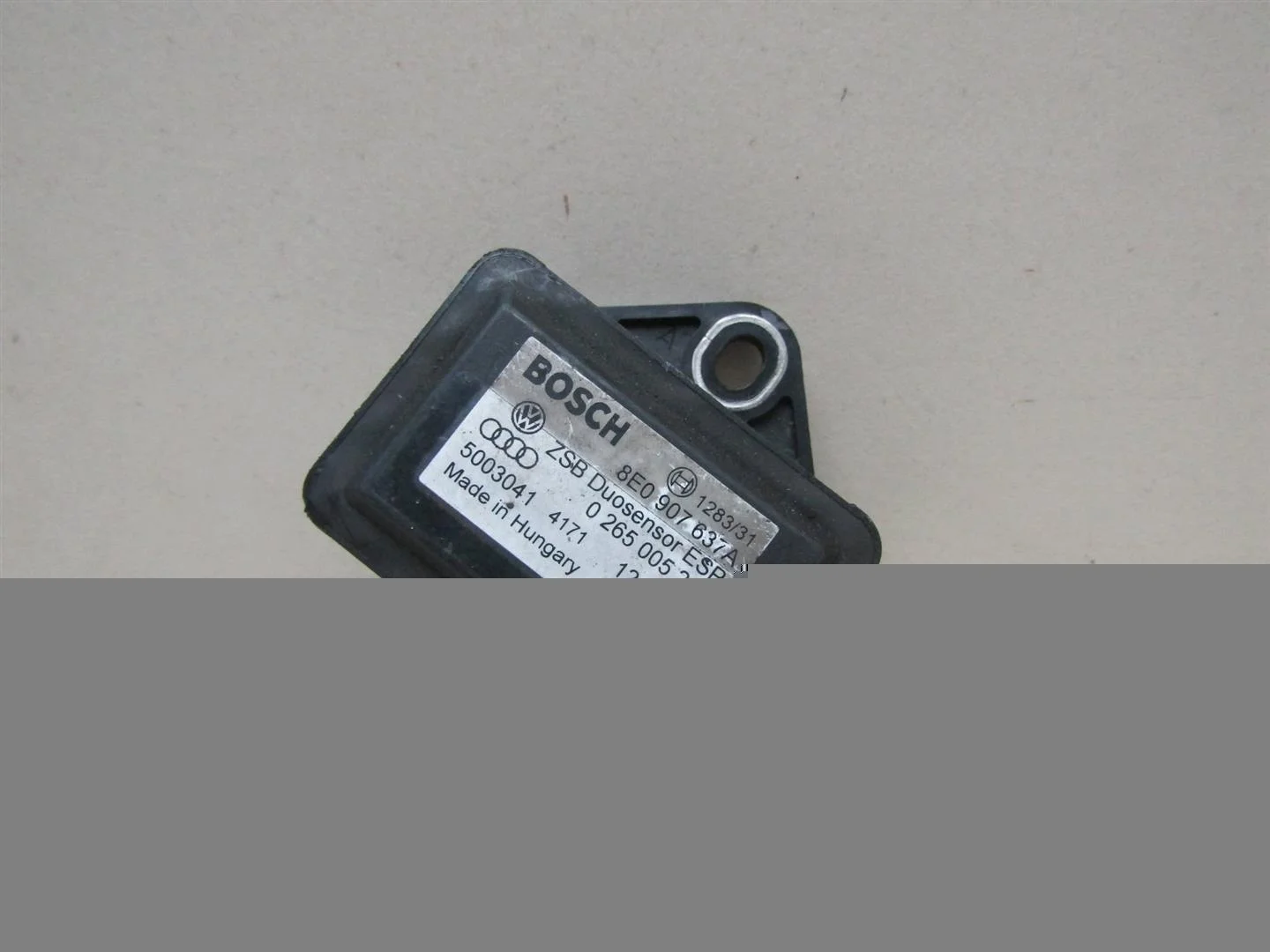 Датчик ускорения Audi A8 (D3,4E) 2004-2010  [8E0907637A]  в Вологде