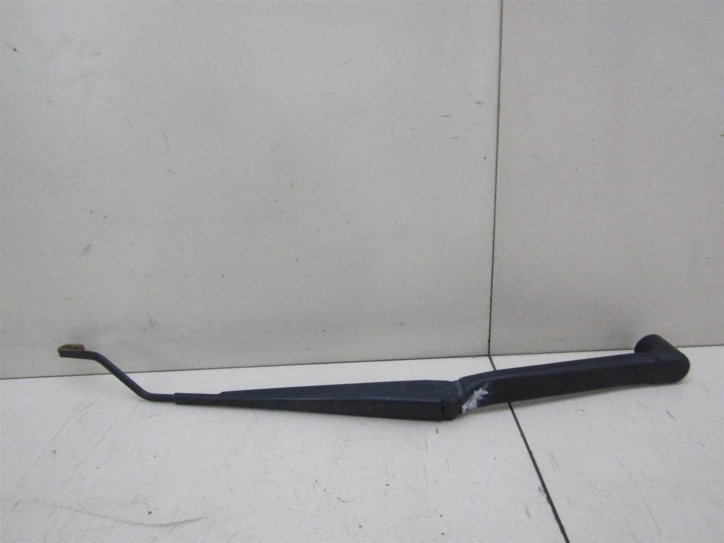 Поводок стеклоочистителя передний левый Mitsubishi Lancer (CX, CY) 2007-нв  [8250A307]  в Вологде