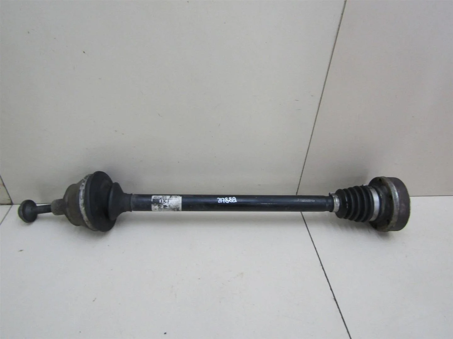 Полуось задняя VW Phaeton 2002-нв  [4E0501203B]  в Вологде