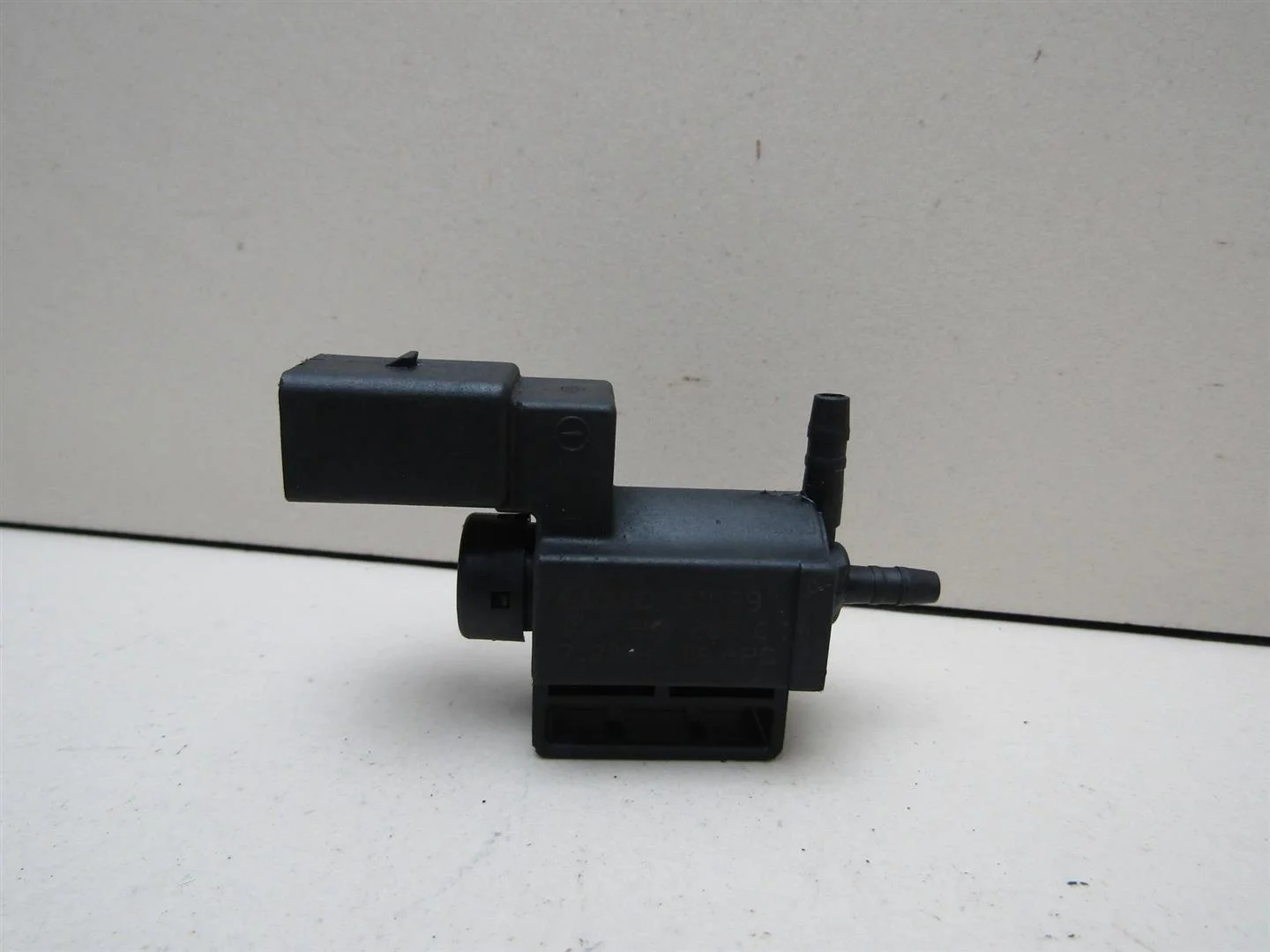 Клапан электромагнитный Audi A4 (B6) 2000-2004  [037906283C]  1.4 BLN в Вологде