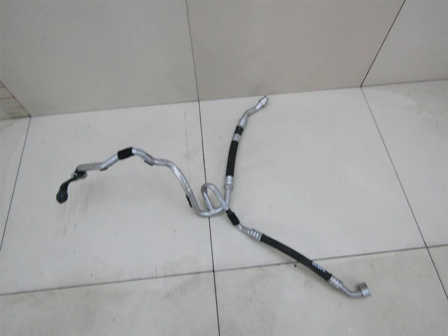 Трубка кондиционера Mercedes Benz W221 2005-2013  [A2218301917]  в Вологде