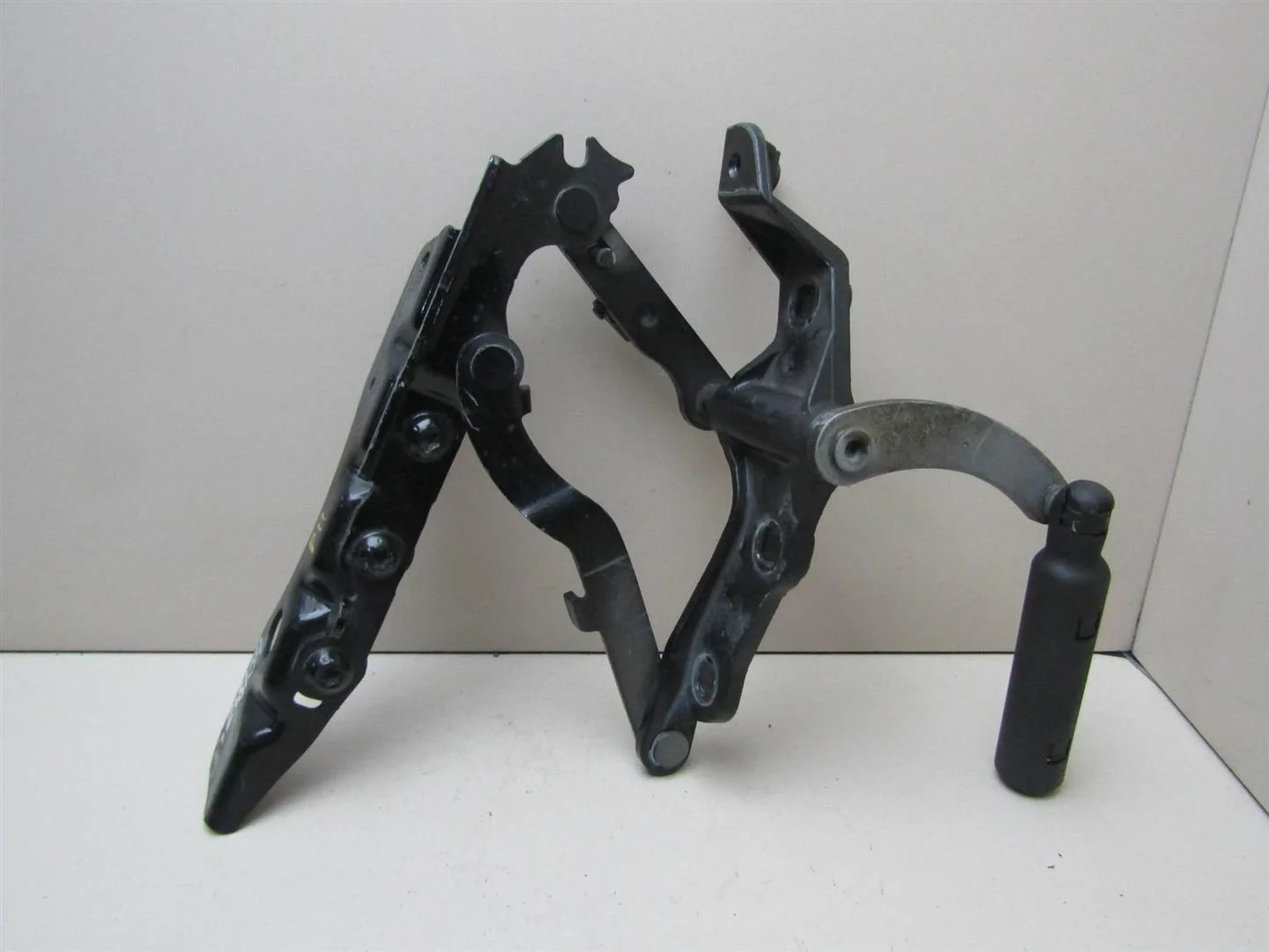 Петля капота левая Mercedes Benz W221 2005-2013  [A2218800328]  в Вологде