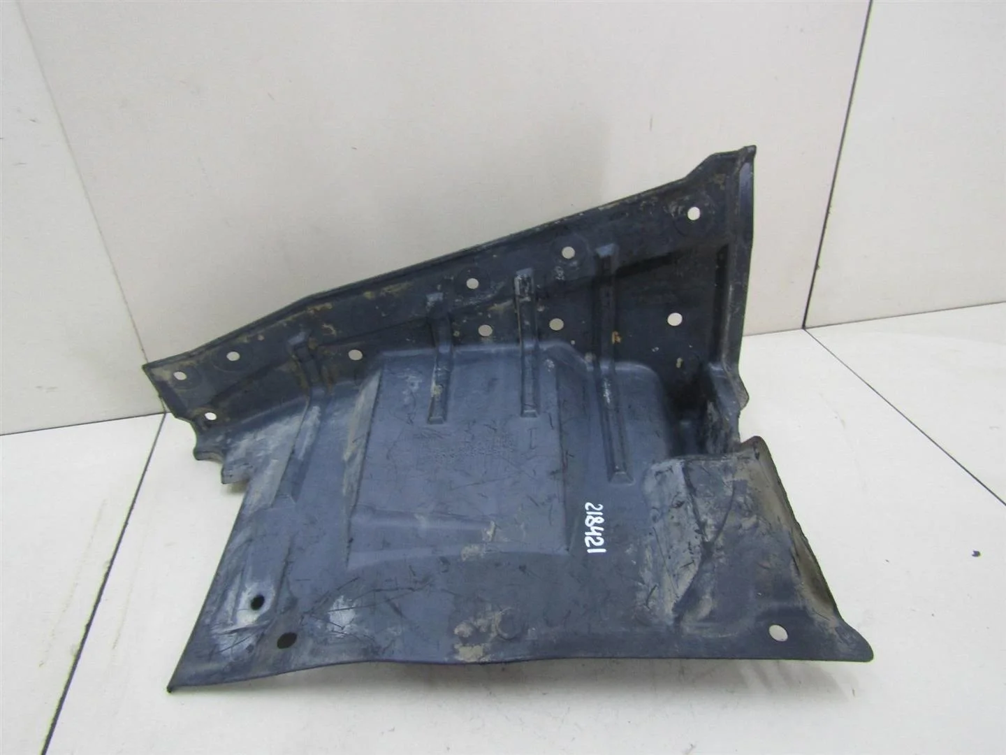 Пыльник двигателя Mitsubishi ASX 2010-2016  [MN154379]  1.8 16V 4B10 в Вологде