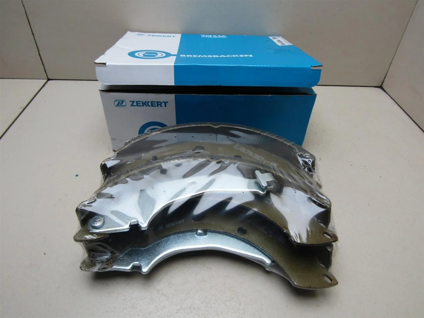 Колодки тормозные задние барабанные к-кт VW Polo (Sed RUS) 2011-2020  [6RU698525A]  в Вологде