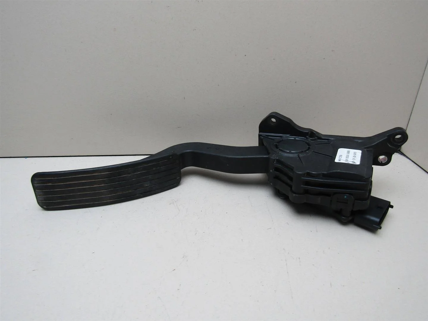 Педаль газа SsangYong Actyon New \Korando 2010-нв  [2055034000]  2.0 в Вологде