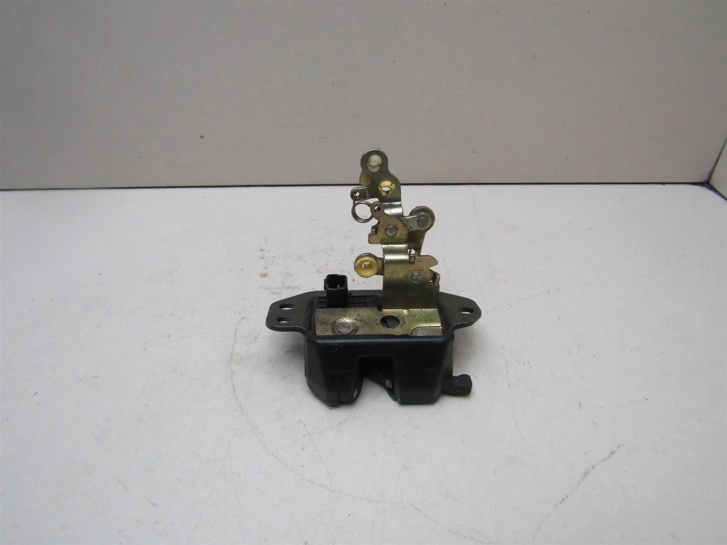 Замок багажника Chevrolet Aveo (T250) 2005-2011  [96454966]  в Вологде