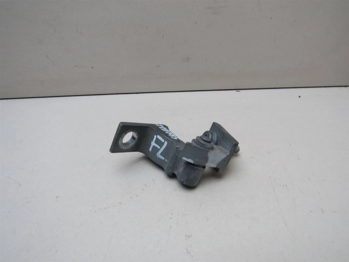 Петля двери Audi A4 (B8) 2007-2015  [8K0831401B]  в Вологде