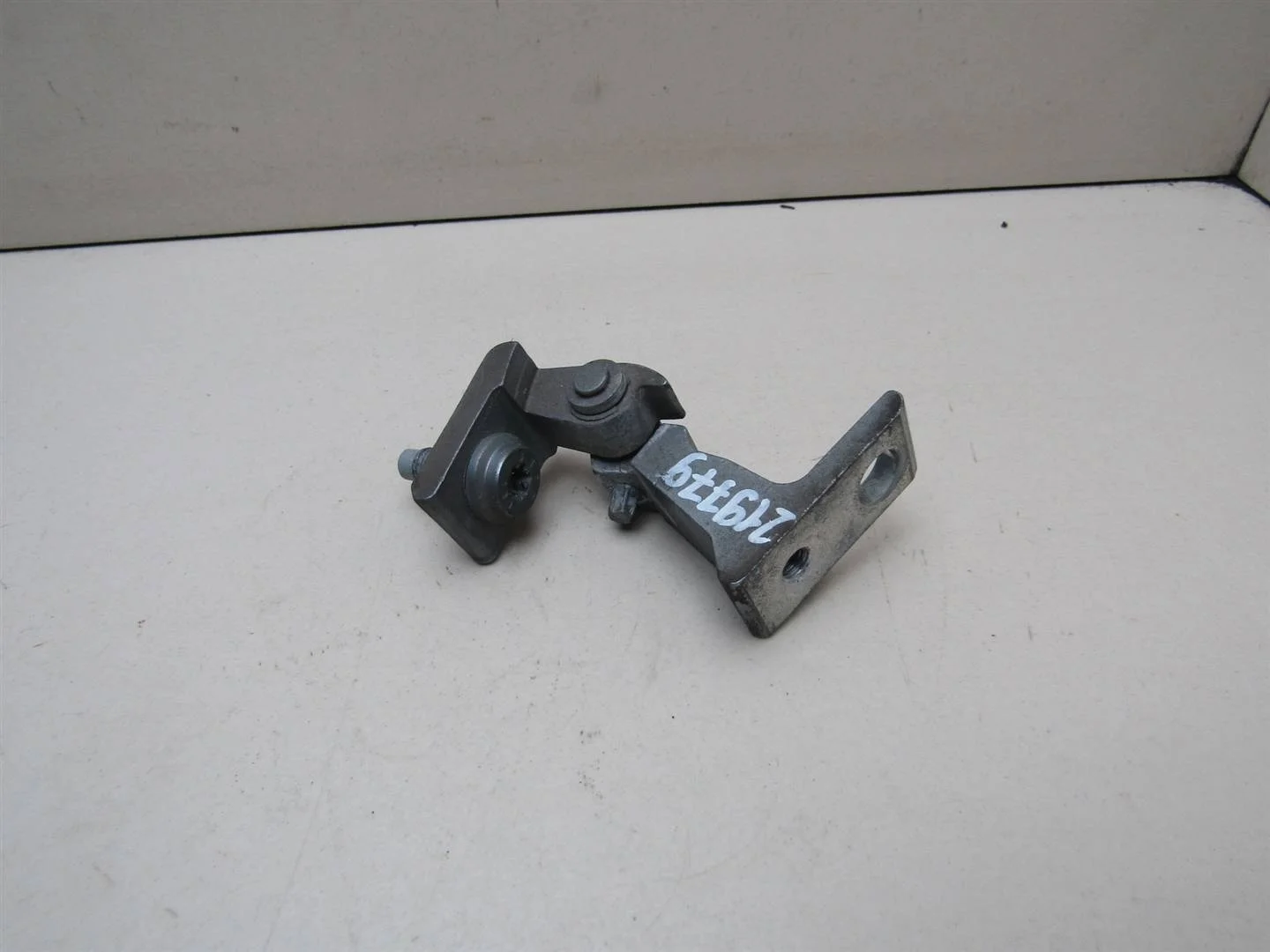 Петля двери Audi A4 (B8) 2007-2015  [8K0831401B]  в Вологде