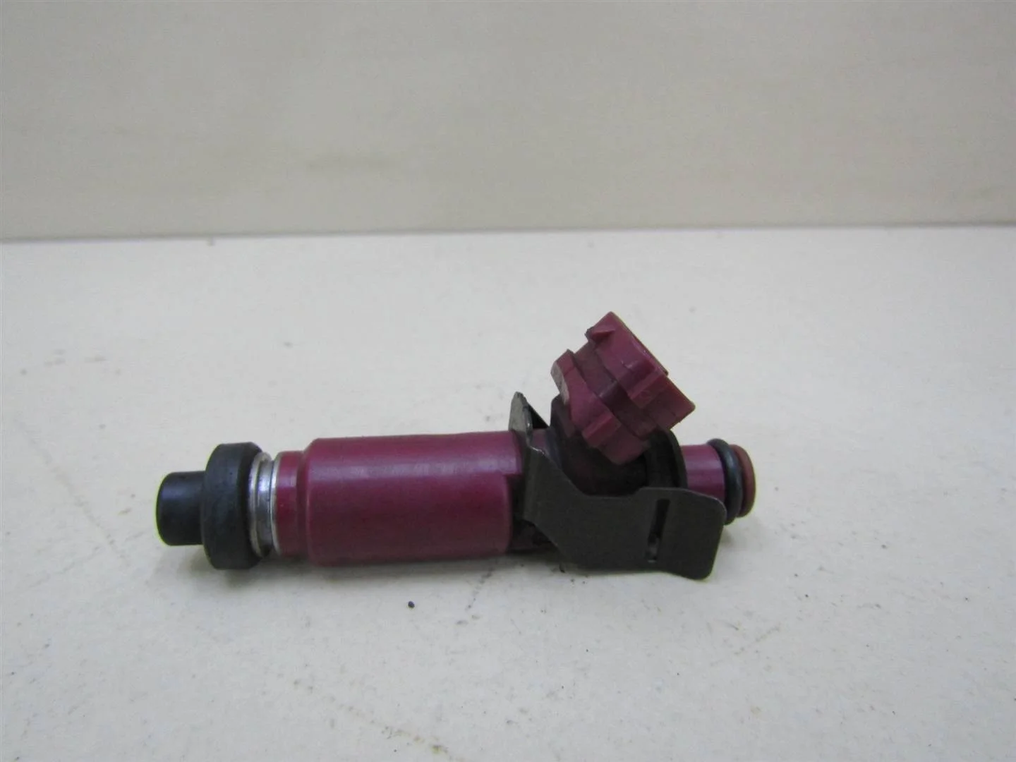 Форсунка инжекторная электрическая Mazda Mazda 3 (BK) 2002-2009  [BP4W13250]  1.6 16V Z6 в Вологде