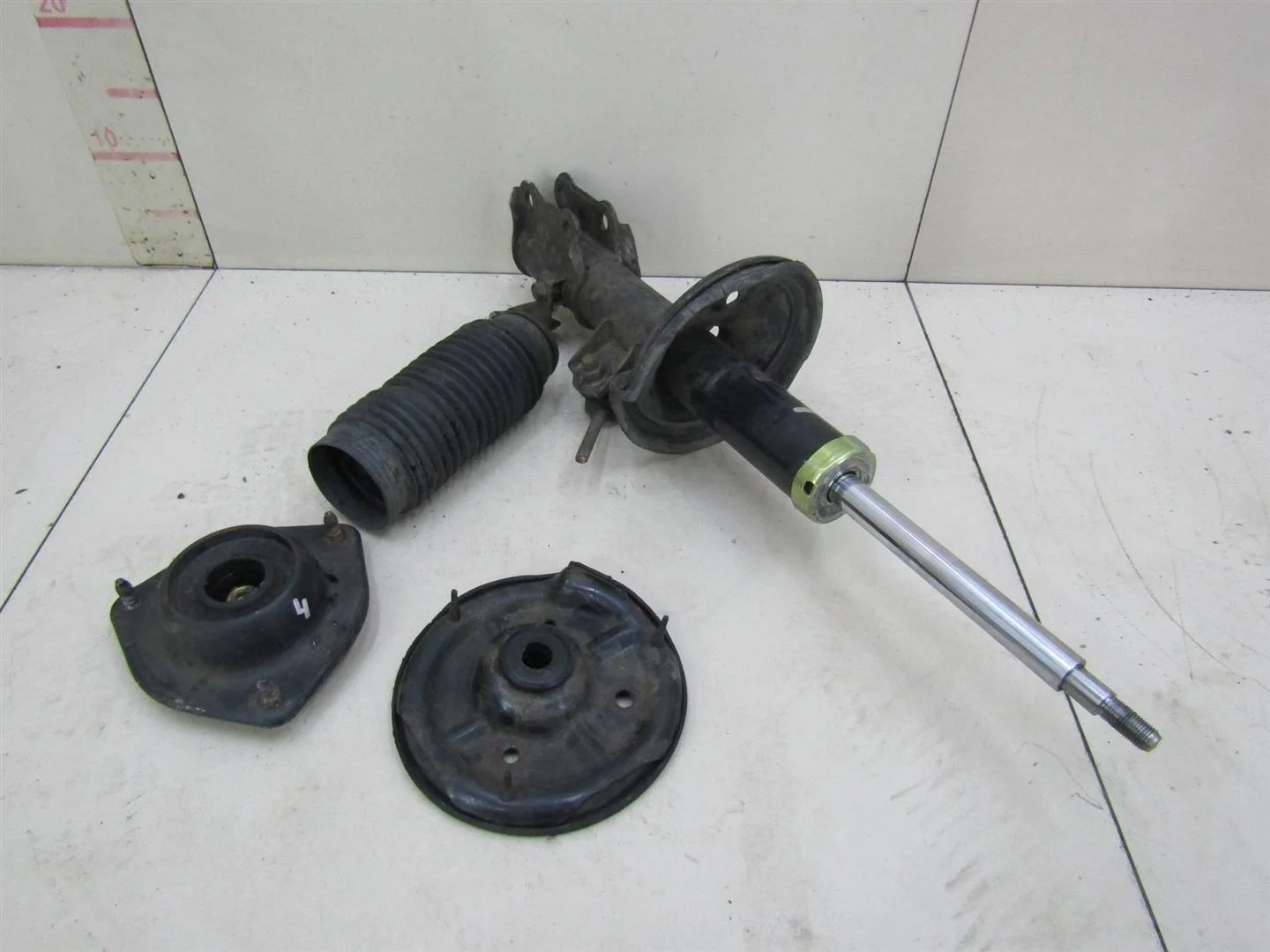 Амортизатор передний правый Hyundai Getz 2005-2010  [546601C300]  1.1 G4HG в Вологде