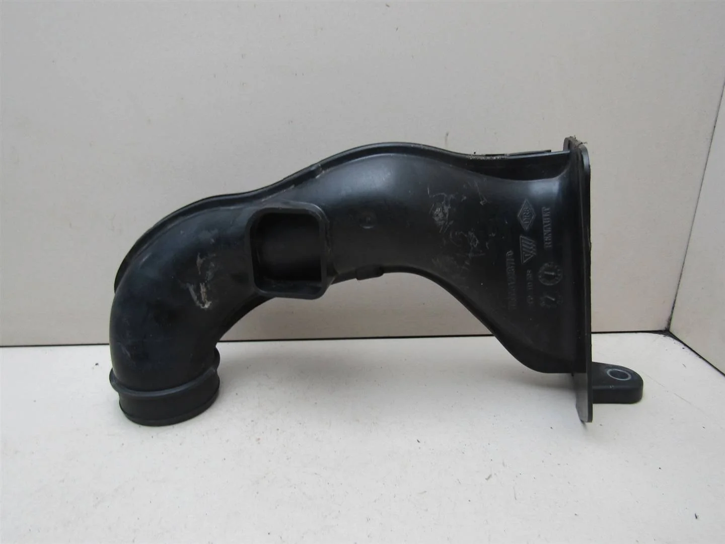 Воздухозаборник (внутри) Renault Kangoo 2008-2021  [8200612287]  1.5 8V K9K 802 в Вологде