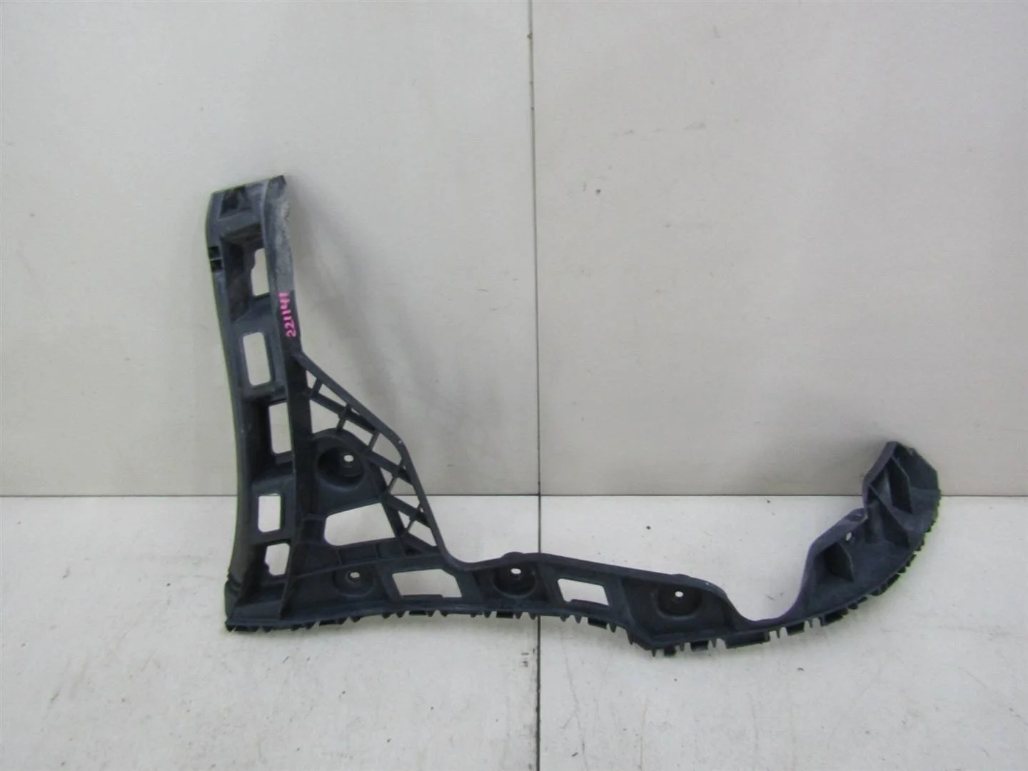 Кронштейн заднего бампера VW Polo (Sed RUS) 2011-2020  [6RU898393]  1.6 CFNA в Вологде