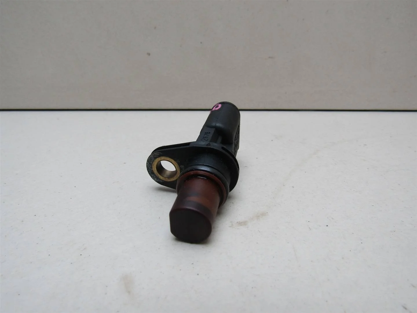 Датчик положения распредвала VW Passat (B6) 2005-2010  [06C905163B]  2.0 BVY в Вологде