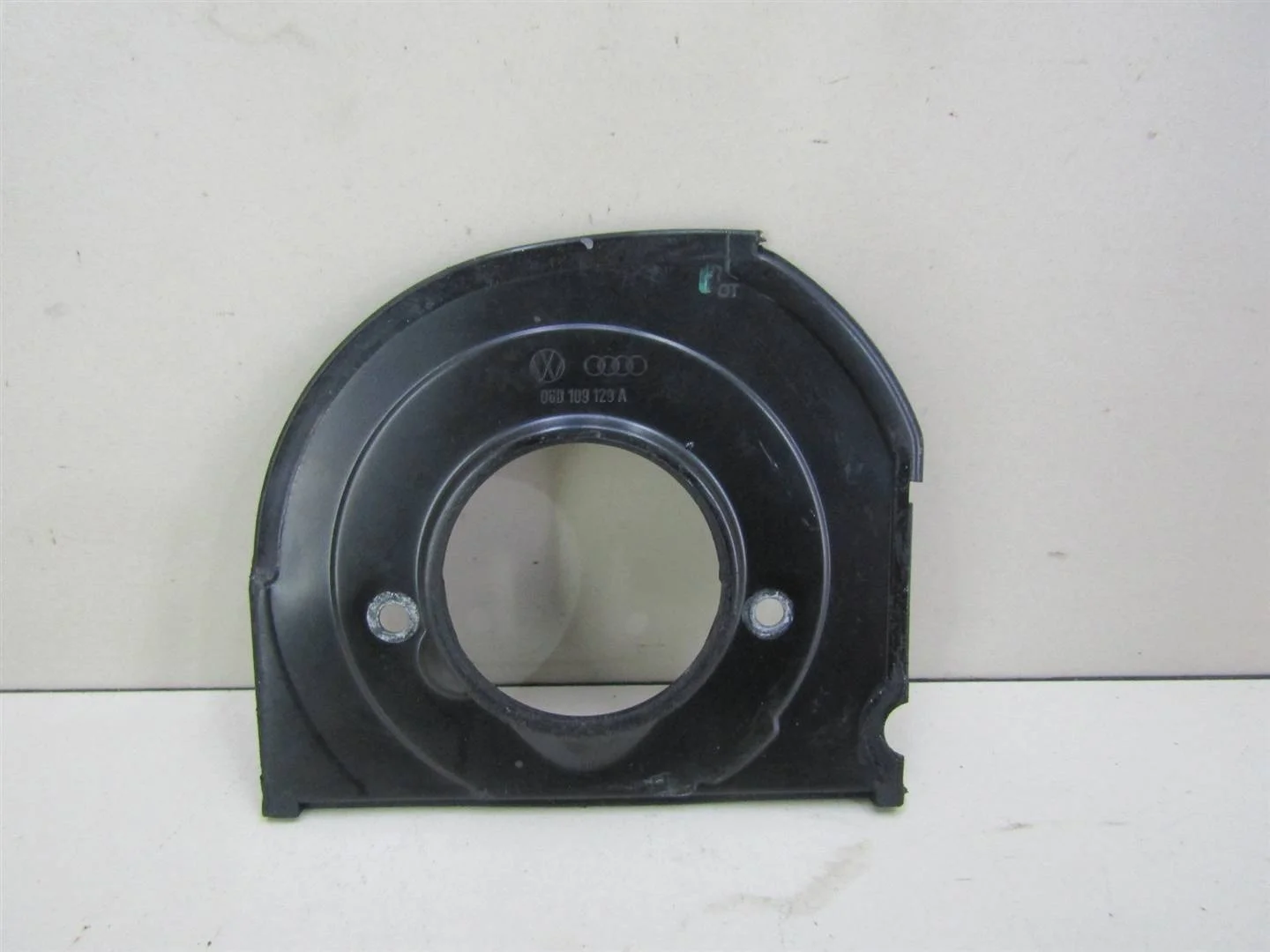 Кожух ремня ГРМ VW Touran 2003-2010  [06D109129A]  2.0 16V AXW в Вологде