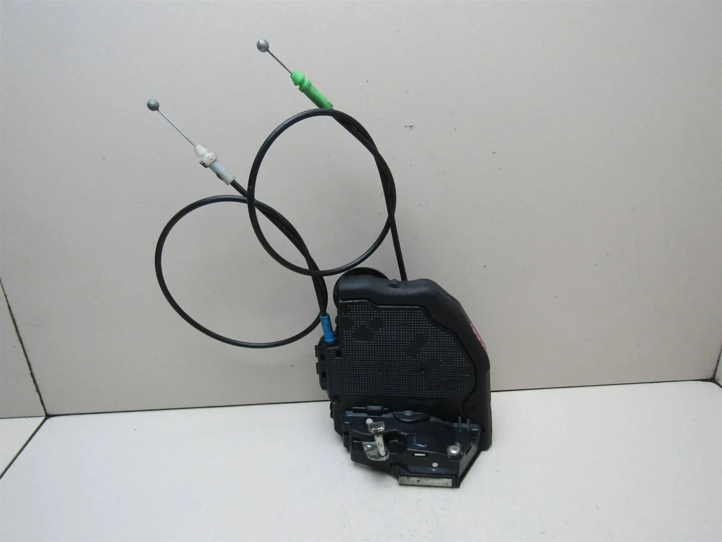 Замок двери задней левой Toyota Auris (E15) 2006-2012  [6906002170]  1.6 1ZRFE  в Вологде