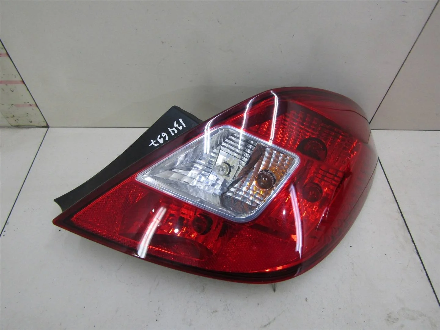 Фонарь задний правый Opel Corsa D 2006-2015  [93190951]  в Вологде