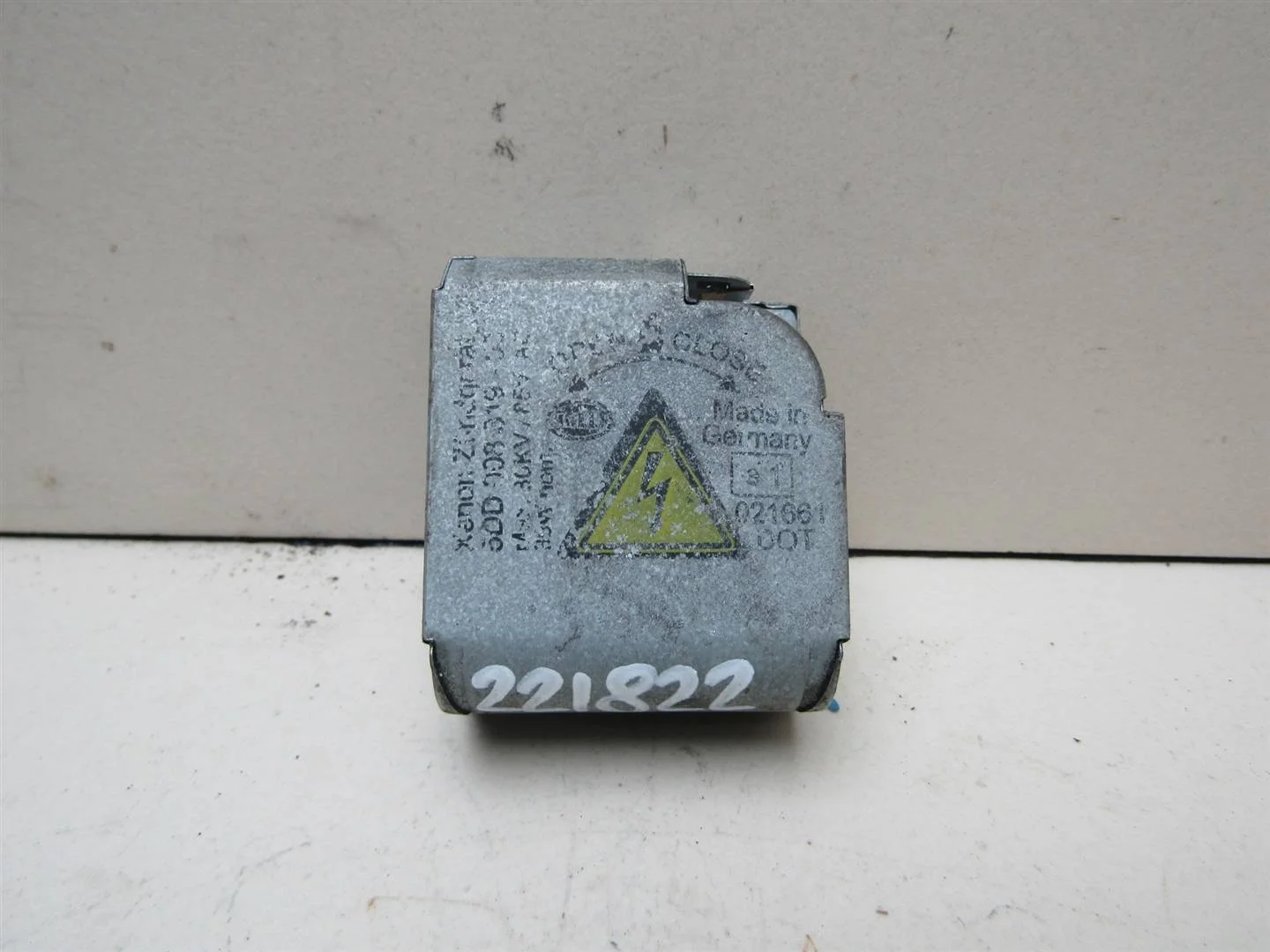 Блок ксеноновой лампы Audi A6 (C6,4F) 2005-2011  [4E0941471]  в Вологде