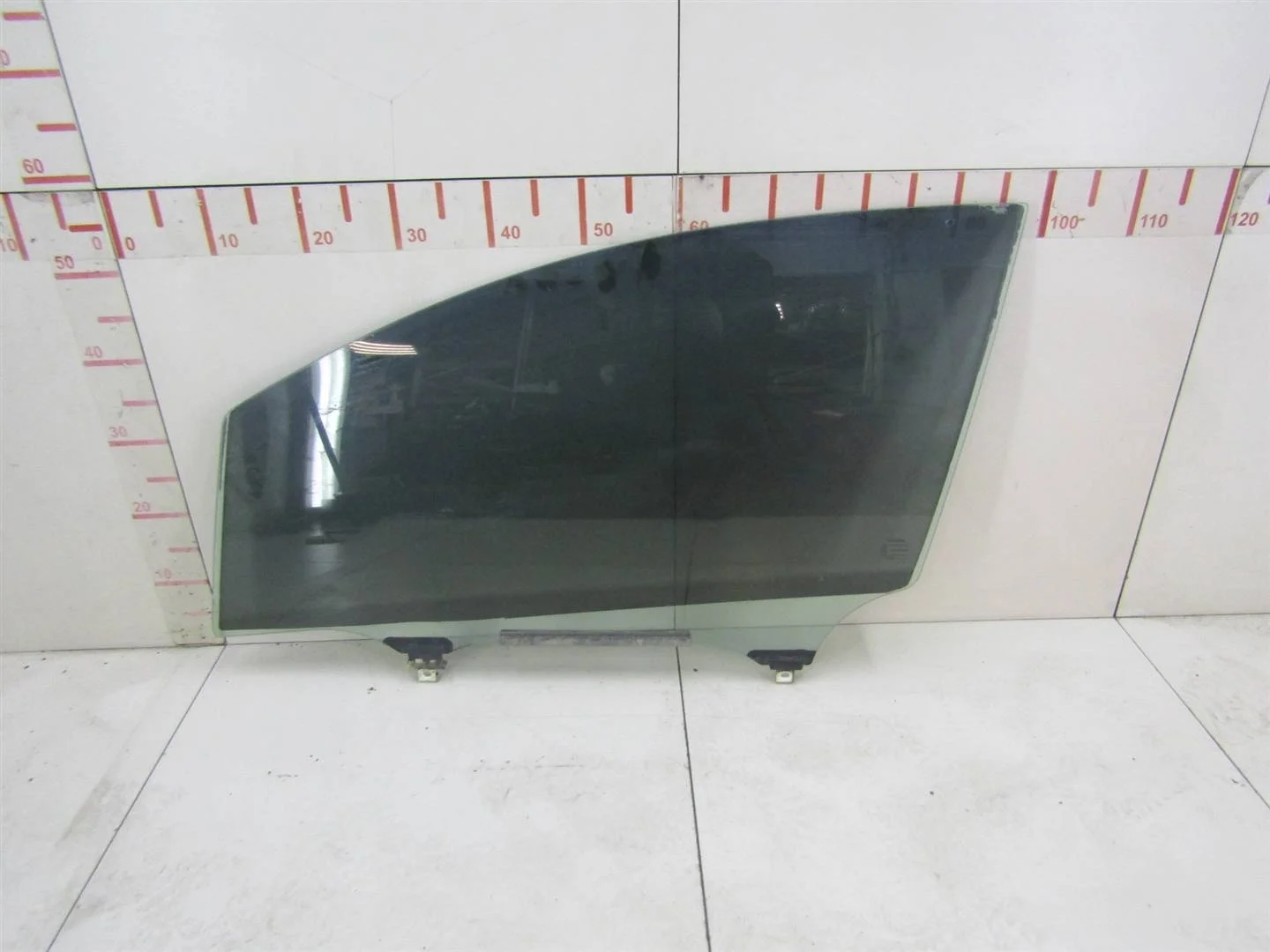 Стекло двери передней левой Toyota Auris (E15) 2006-2012  [6810202230]  1.6 1ZRFE  в Вологде