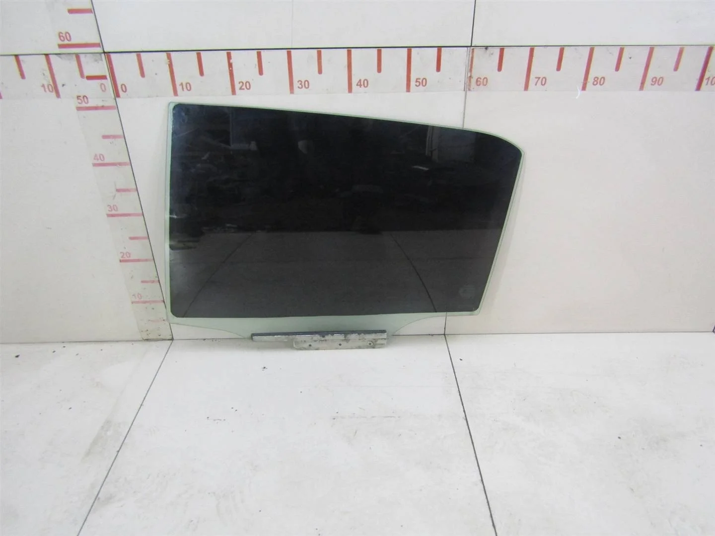 Стекло двери задней левой Toyota Auris (E15) 2006-2012  [6810402200]  1.6 1ZRFE  в Вологде