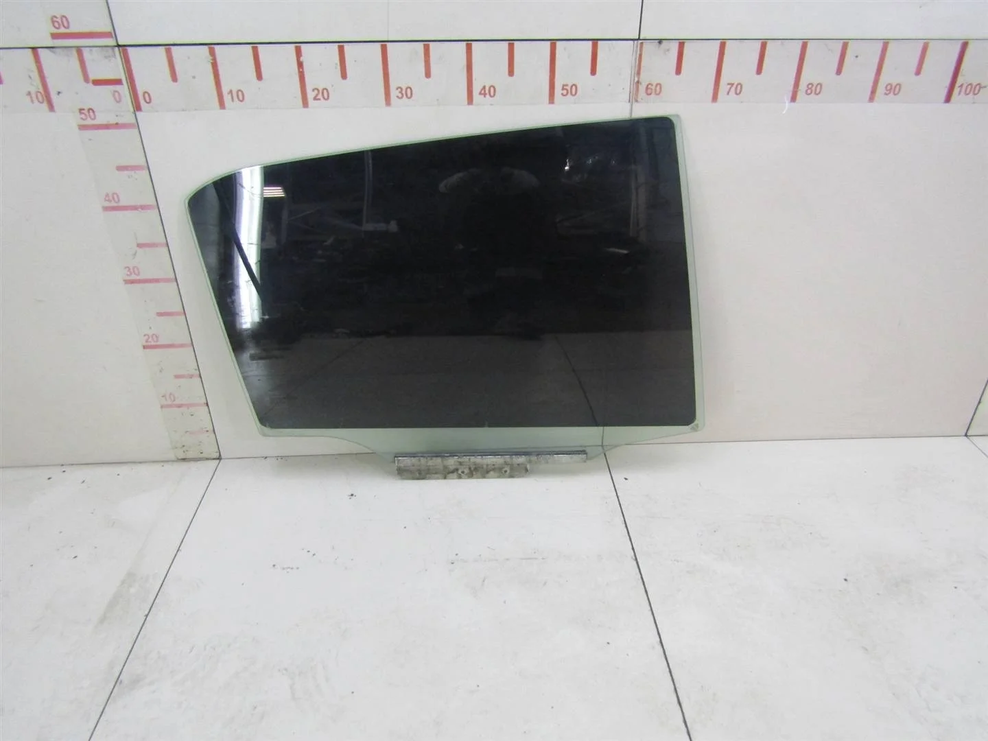 Стекло двери задней правой Toyota Auris (E15) 2006-2012  [6810302210]  1.6 1ZRFE  в Вологде