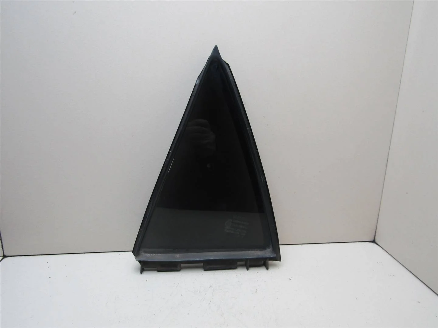 Стекло двери задней левой (форточка) Toyota Auris (E15) 2006-2012  [6812402170]  1.6 1ZRFE  в Вологде