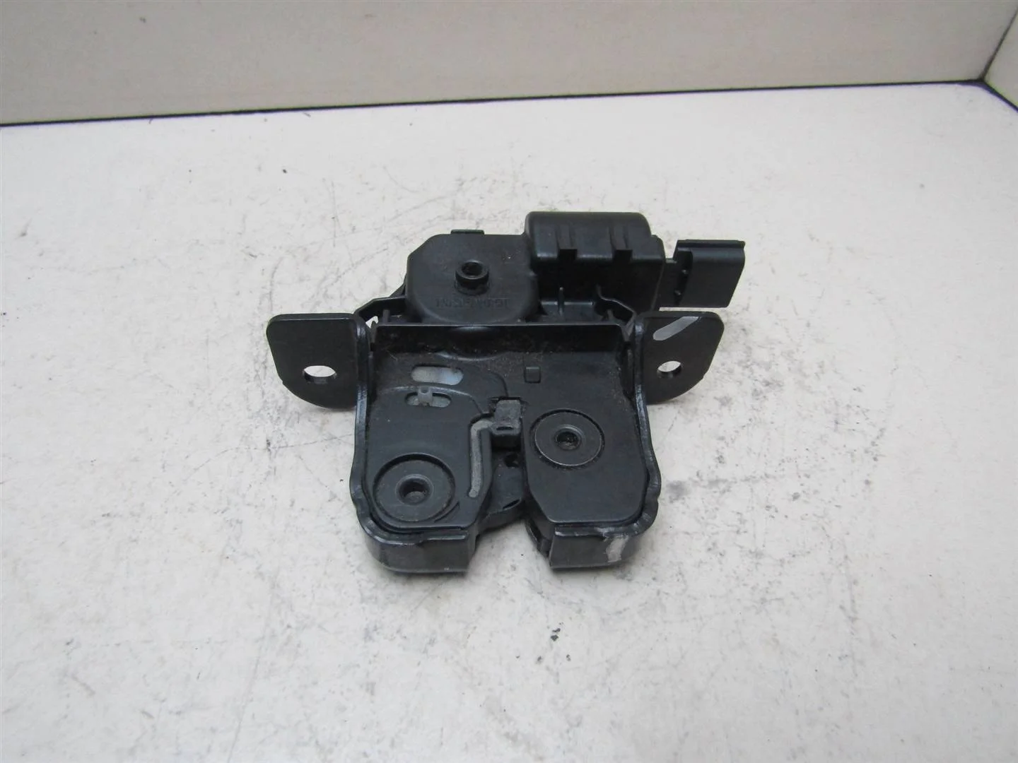 Замок багажника Renault Megane III 2009-нв  [846300003R]  в Вологде