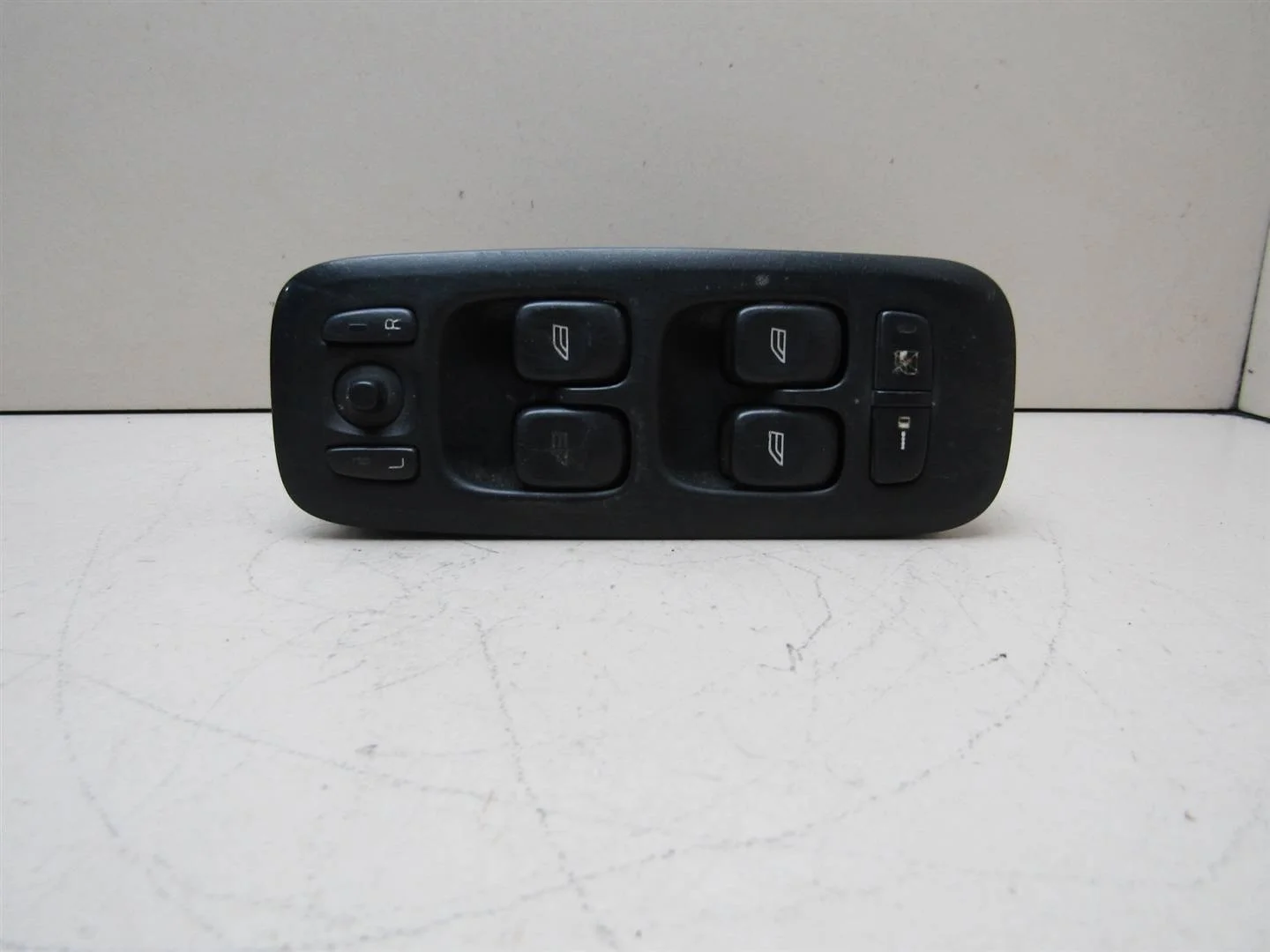 Блок управления стеклоподъемниками Volvo XC70 Cross Country 2000-2006  [30773895]  B5254T2 в Вологде