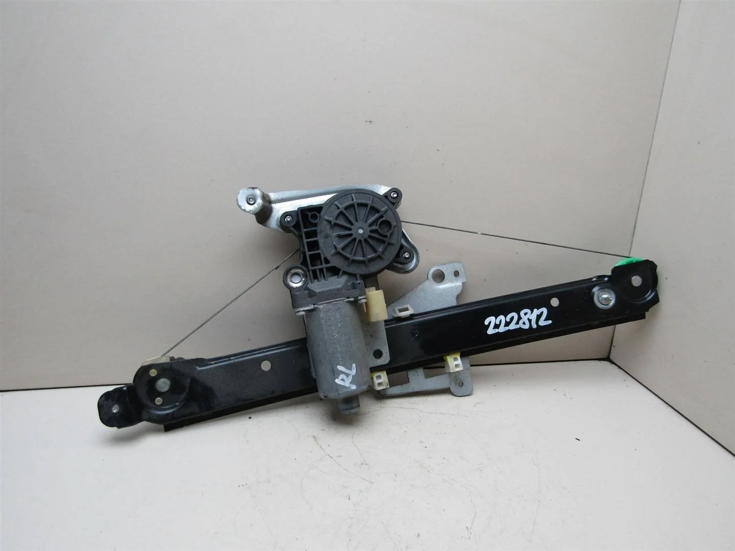 Стеклоподъемник электр. задний левый Volvo XC70 Cross Country 2000-2006  [31253719]  B5254T2 в Вологде