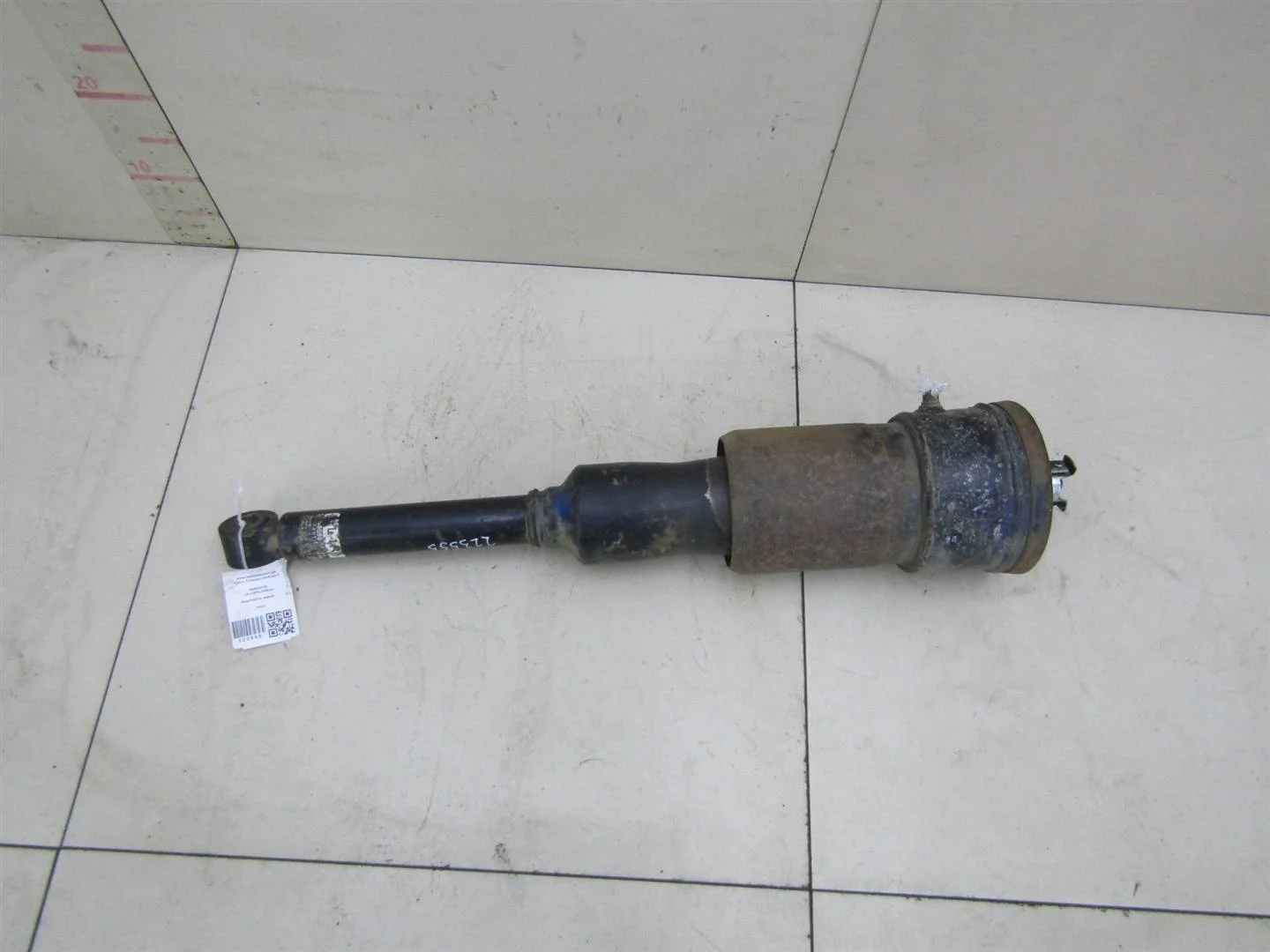 Амортизатор задний Lexus LS (USF4) 2006-нв  [4809050160]  4.6 32v 1UR-FSE в Вологде