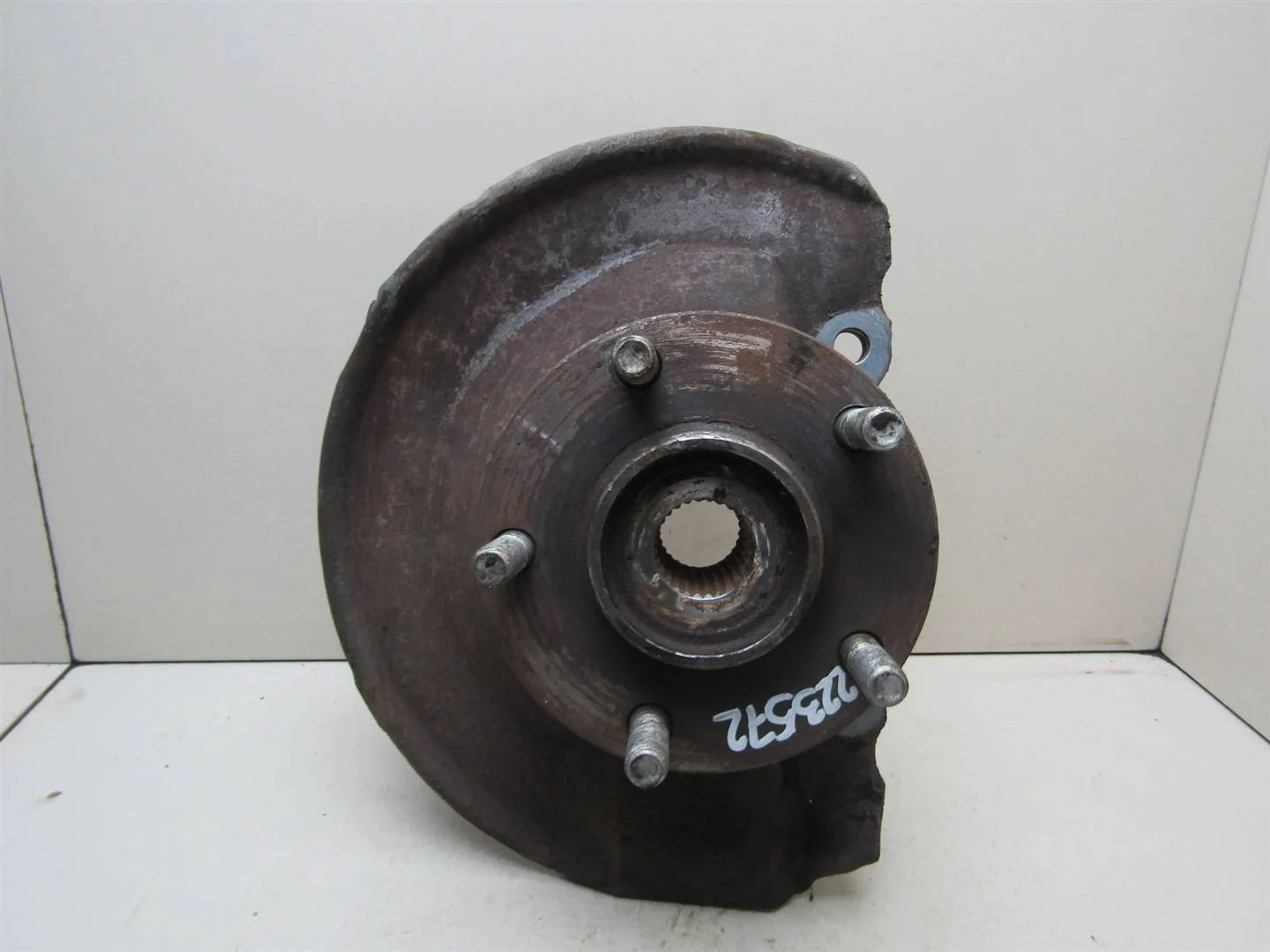 Кулак поворотный передний правый Mitsubishi Lancer (CX, CY) 2007-нв  [3870A012]  1.5 16V 4A91 в Вологде