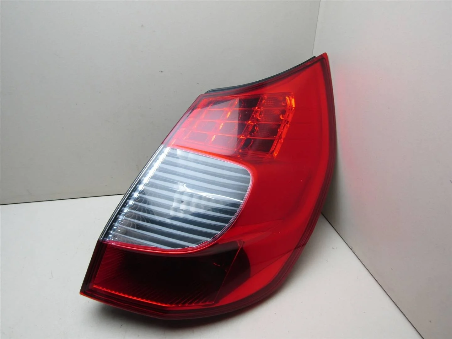 Фонарь задний правый Renault Scenic 2003-2009  [8200474327]  в Вологде