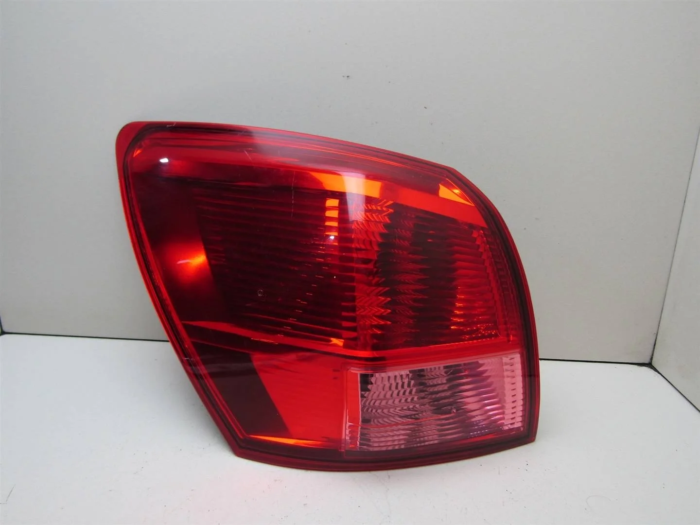 Фонарь задний наружный левый Nissan Qashqai (J10) 2006-2014  [26559JD00A]  в Вологде
