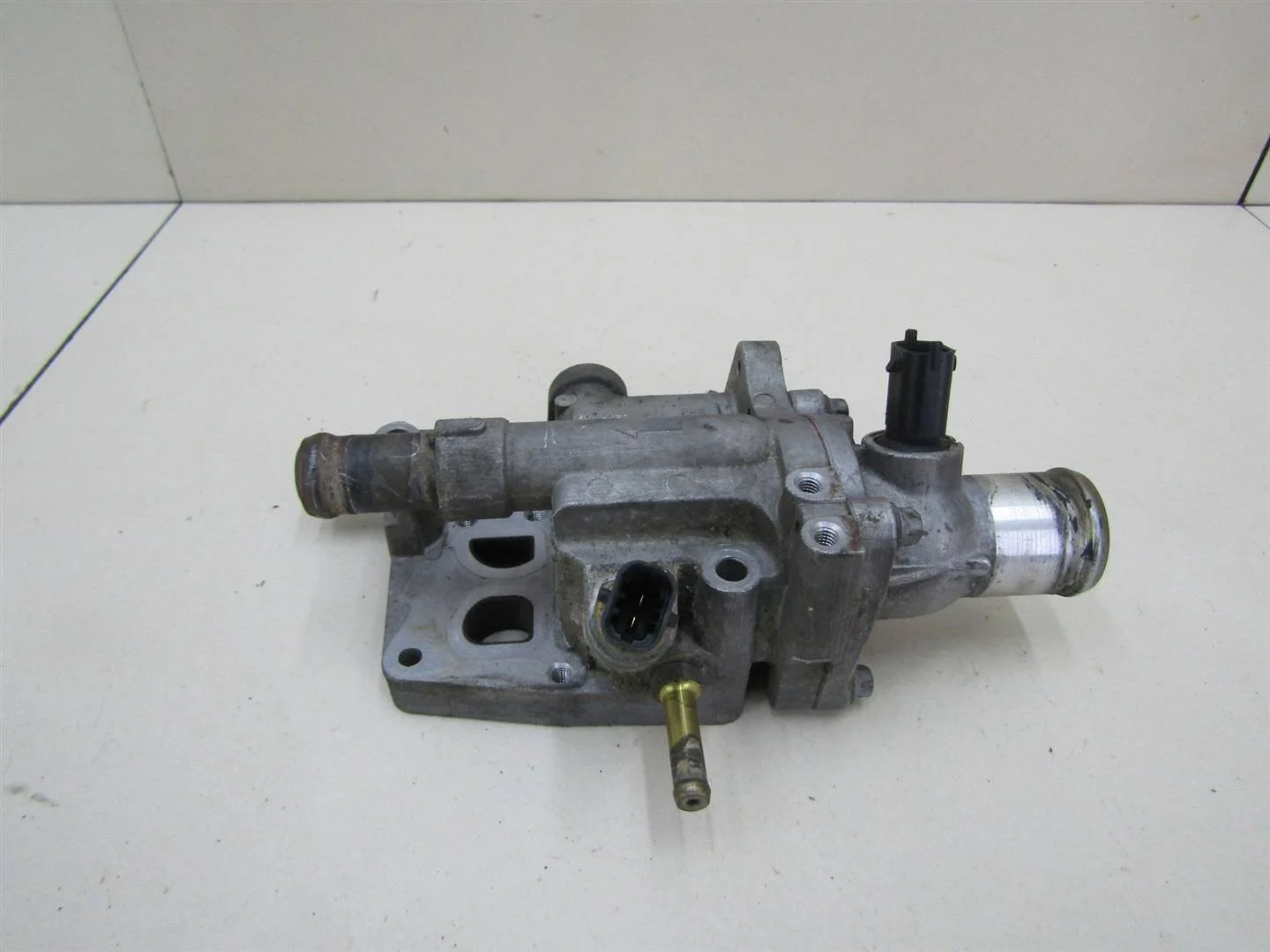 Корпус термостата Opel Astra H \ Family 2004-2015  [24418432]  1.6 в Вологде