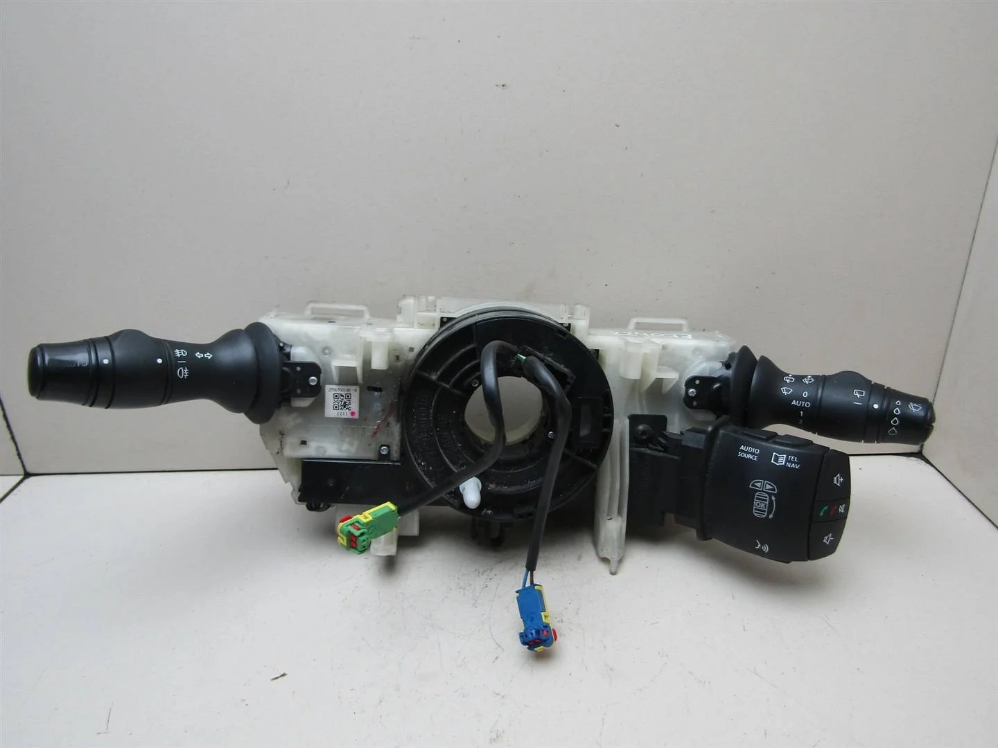 Переключатель подрулевой в сборе Renault Megane III 2009-нв  [255670019R]  в Вологде