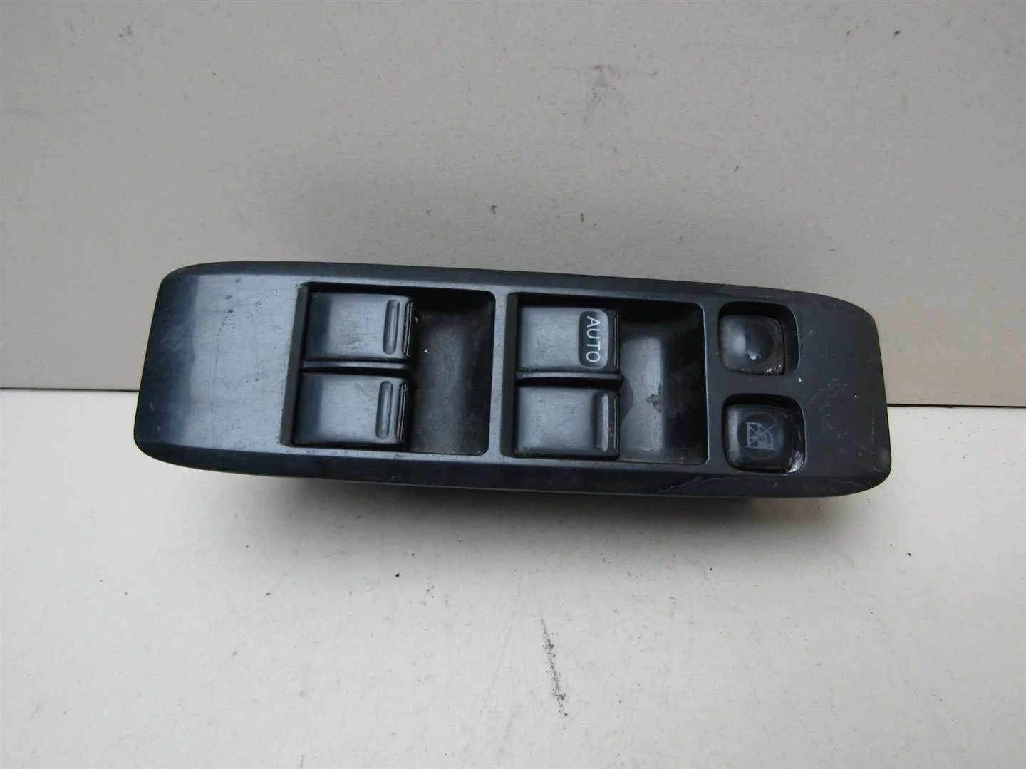 Блок управления стеклоподъемниками Nissan Primera P12E 2002-2007  [25401AV640]  1.6 QG16DE в Вологде