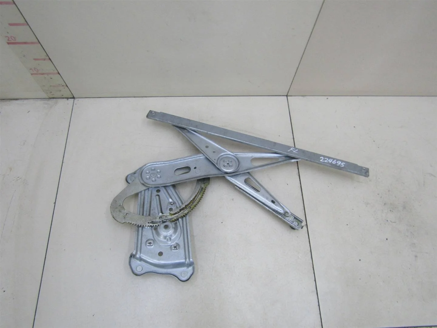 Стеклоподъемник электр. передний левый Renault Megane III 2009-нв  [807216718R]  1.5 8V DCI K9K834 в Вологде