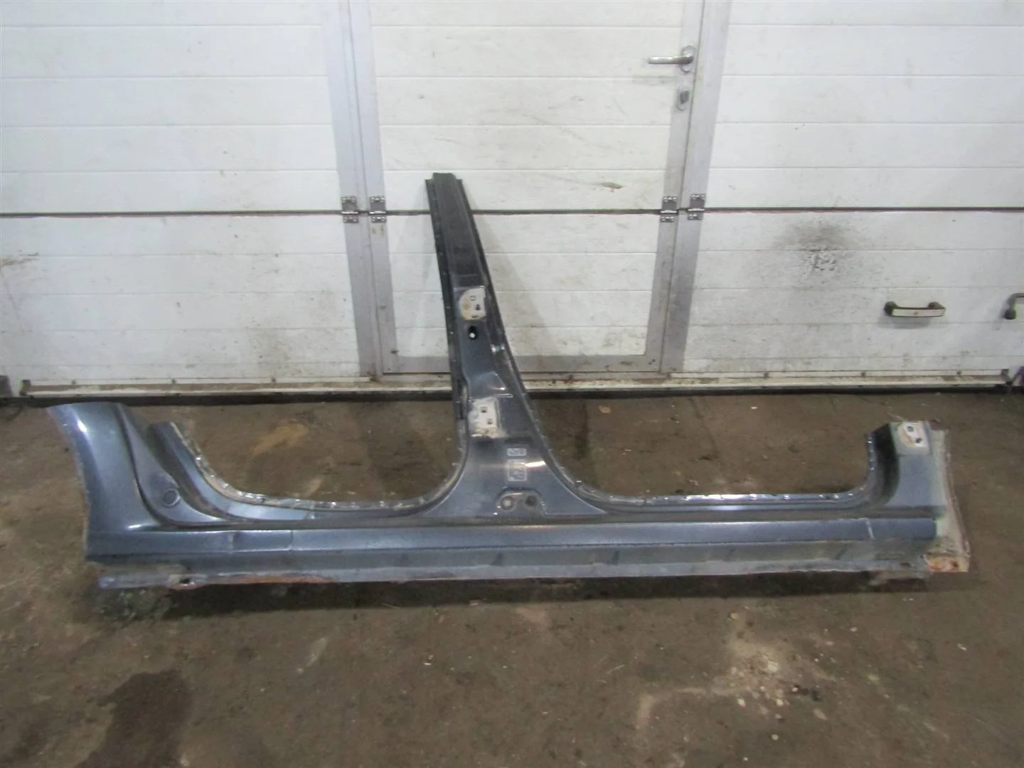 Порог правый Renault Logan 2005-2014  [6001546981]  1.4 8v K7J 710 в Вологде