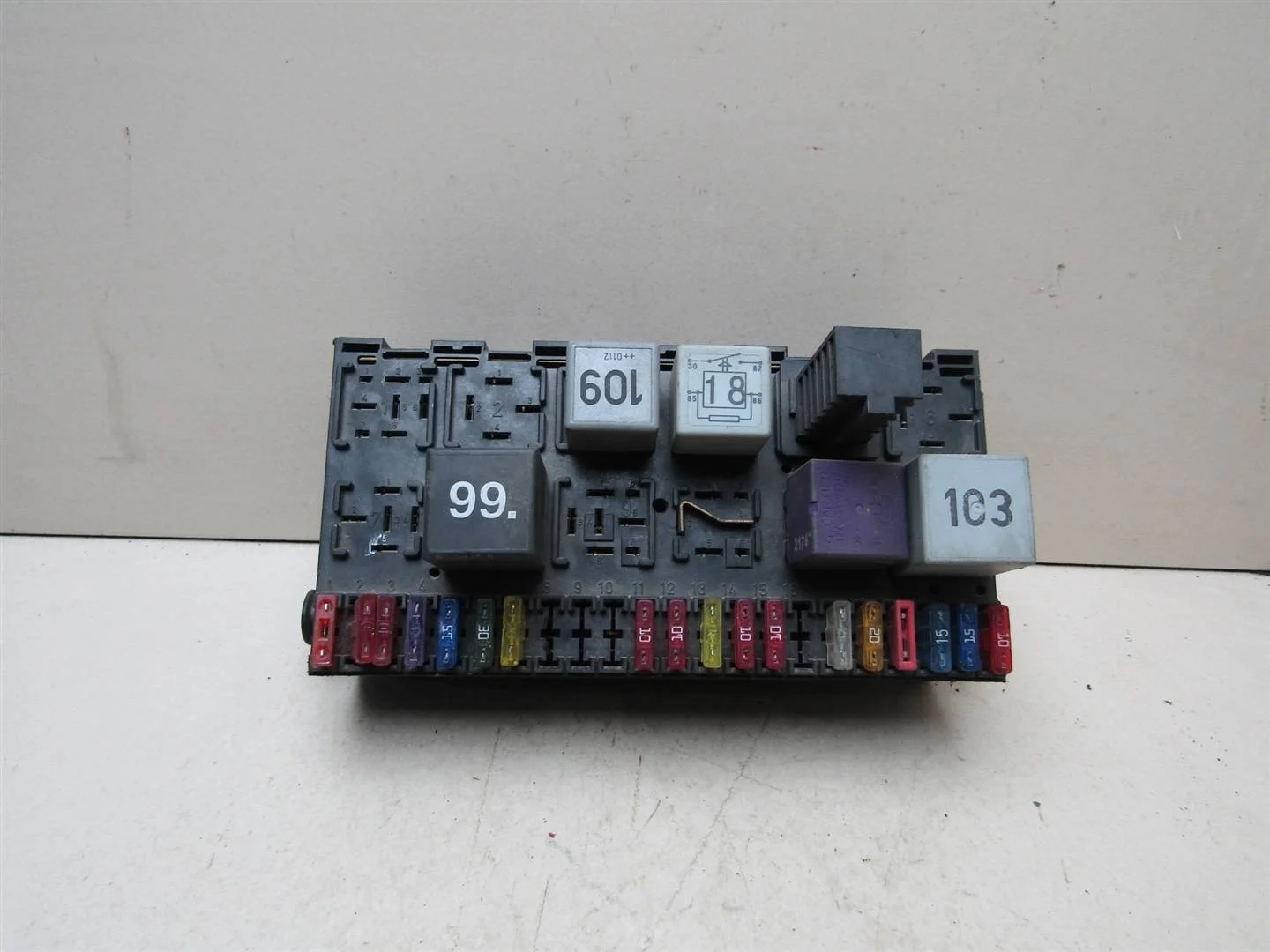 Блок предохранителей VW Transporter T4 1996-2003  [357937039]  в Вологде