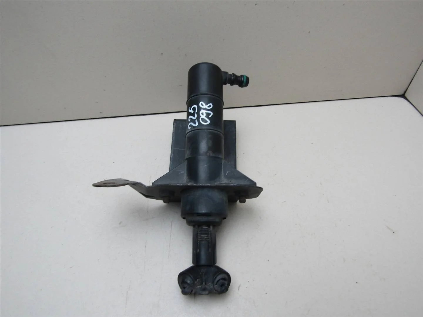 Форсунка омывателя фары VW Crafter 2006-2019  [A9068600247]  в Вологде