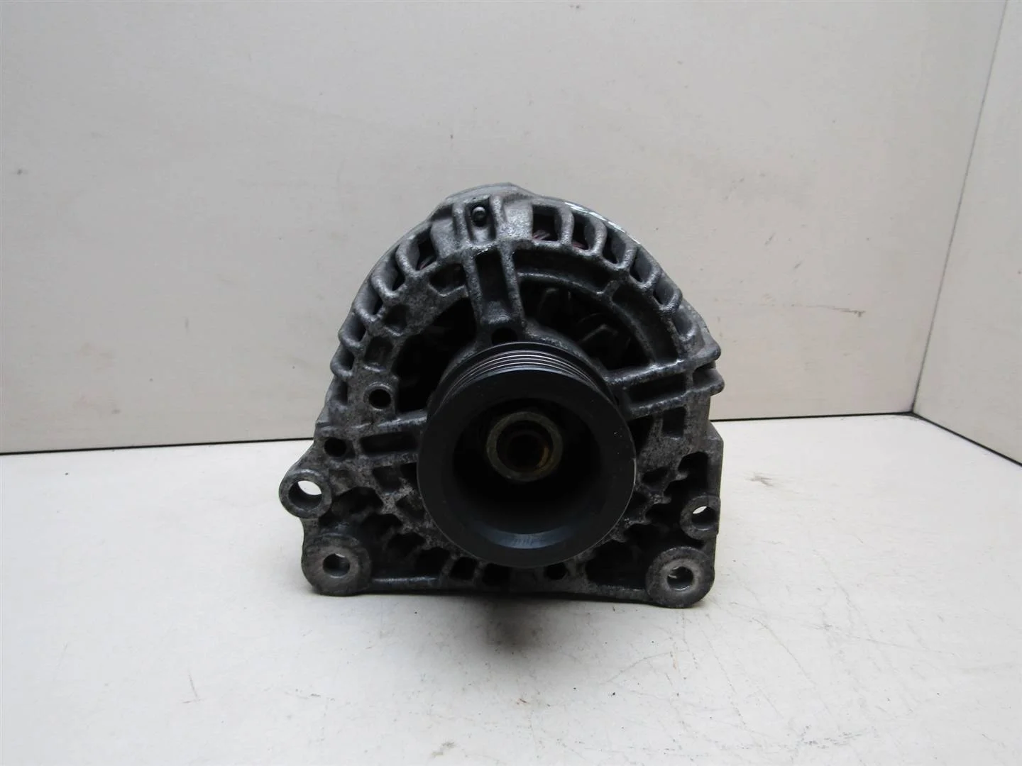 Генератор VW Golf IV \Bora 1997-2005  [028903028D]  в Вологде