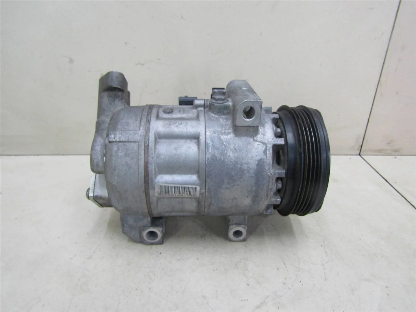 Компрессор системы кондиционирования Renault Logan II 2014-нв  [926006775R]  1.2 л. D4F F734 в Вологде