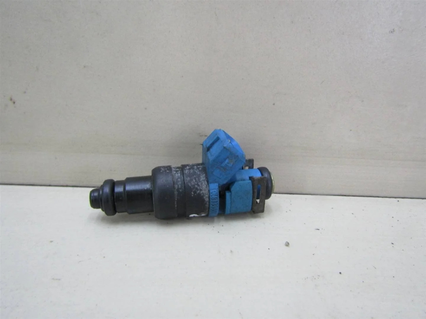 Форсунка инжекторная электрическая VW Passat (B5) 1996-2000  [06B133551C]  AHL ARM APV 1.6 в Вологде