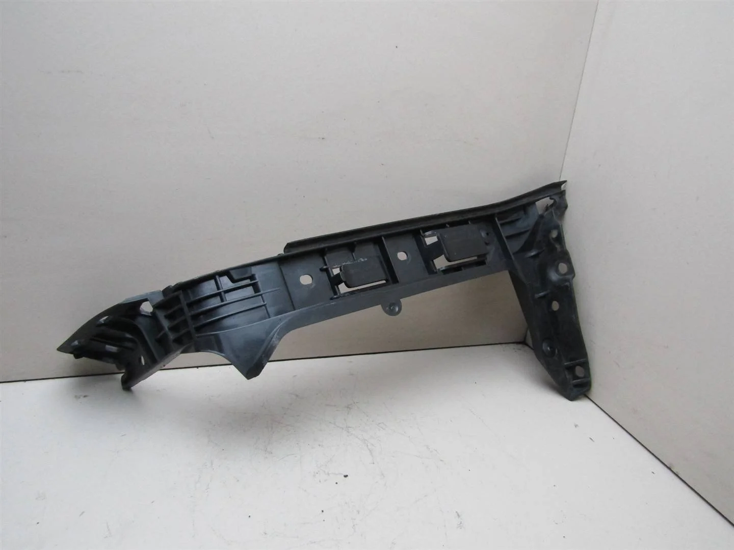 Направляющая заднего бампера правая VW Transporter T5 2003-2015  [7H0807394C]  в Вологде