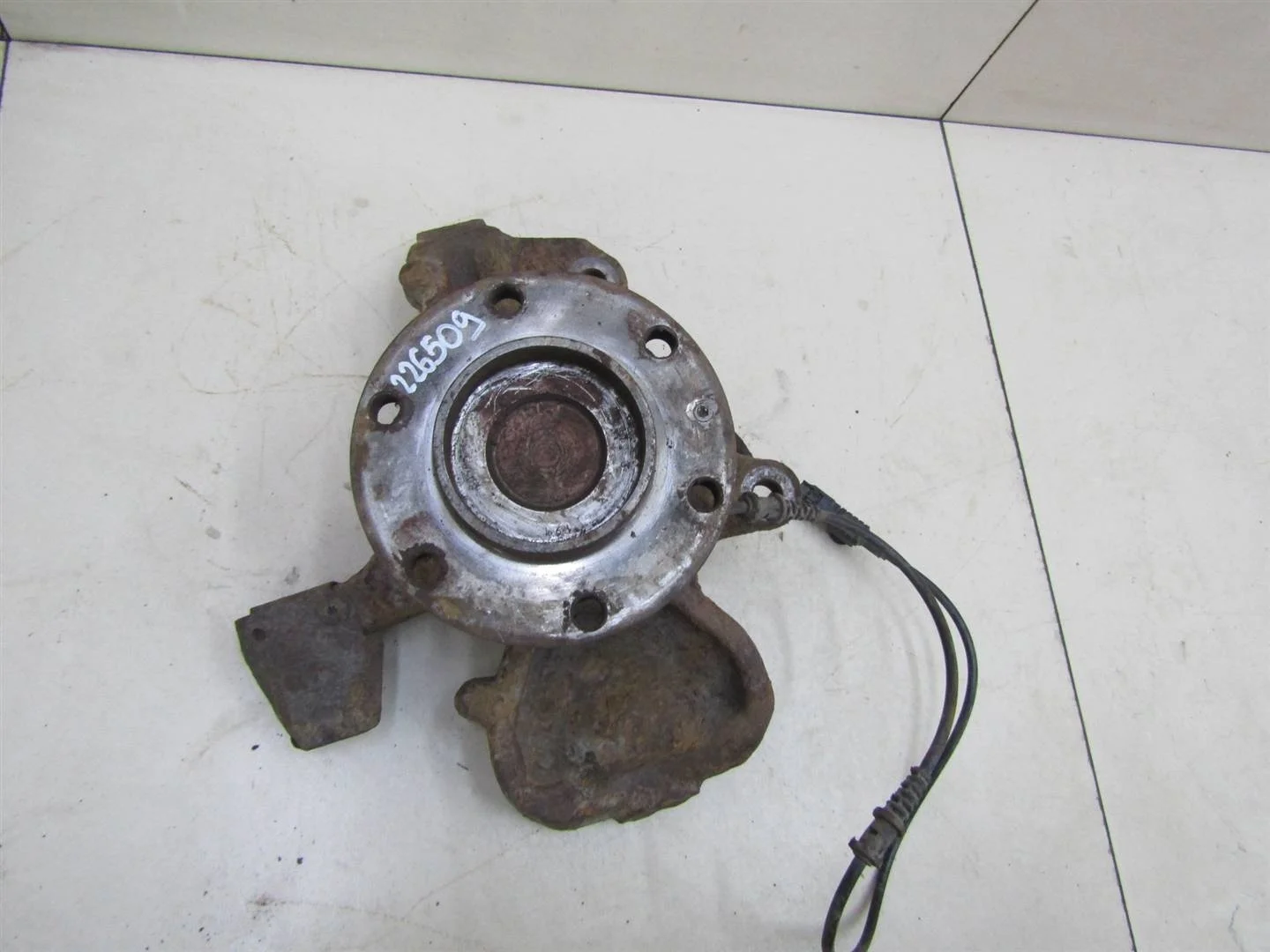 Кулак поворотный передний левый VW Crafter 2006-2019  [A9063302420]  в Вологде