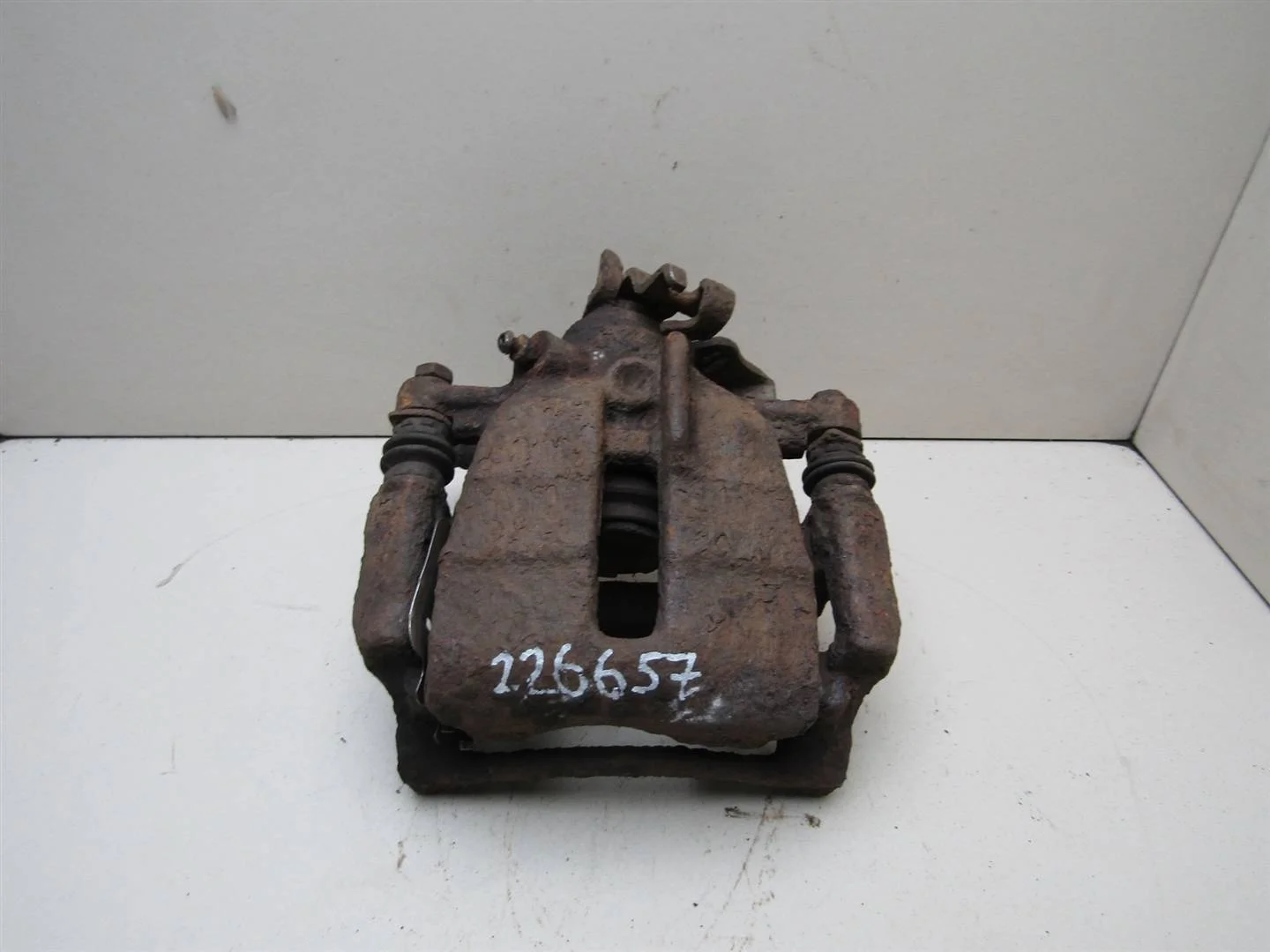 Суппорт задний левый VW Transporter T5 2003-2015  [7H0615423A]  в Вологде