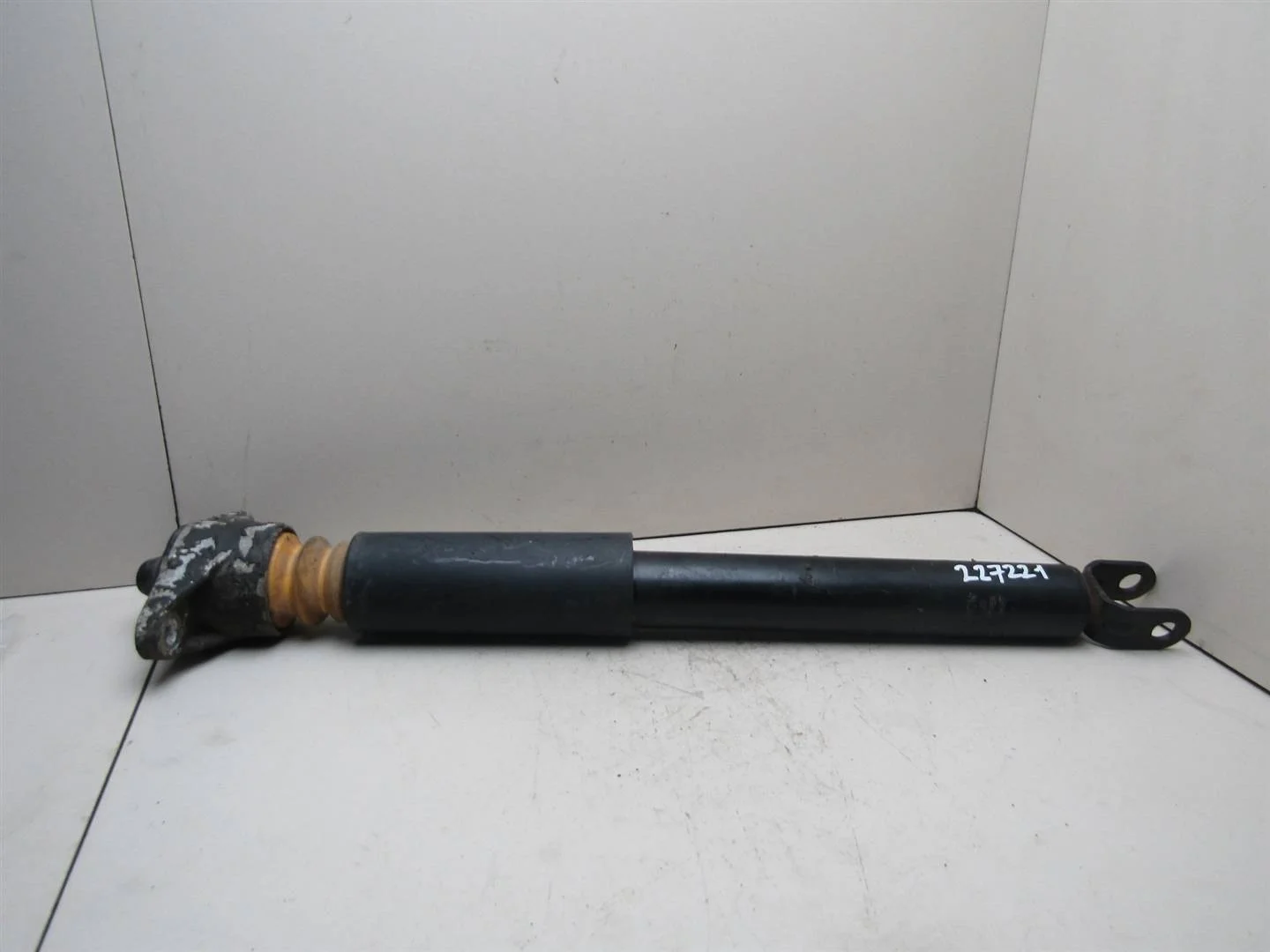 Амортизатор задний Kia Ceed 2012-2018  [553112H000]  1.6 G4FG в Вологде