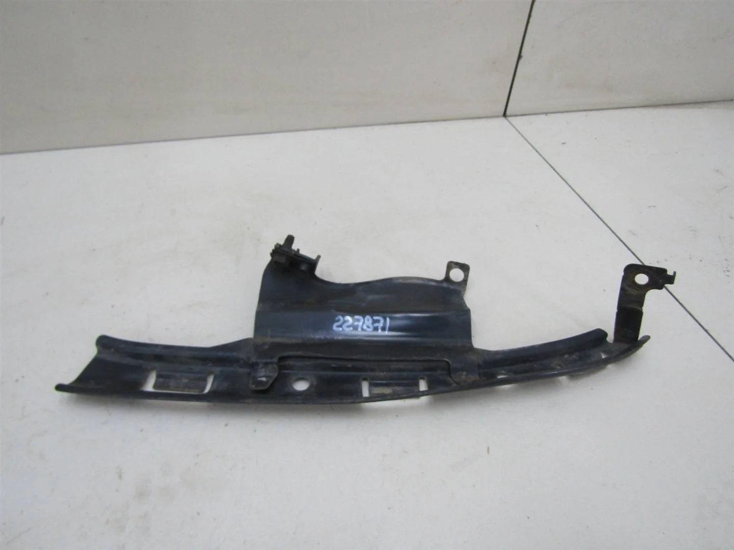 Кронштейн фар правый Ford Ranger 2006-2012  [1450027]  2.5 16V WL в Вологде